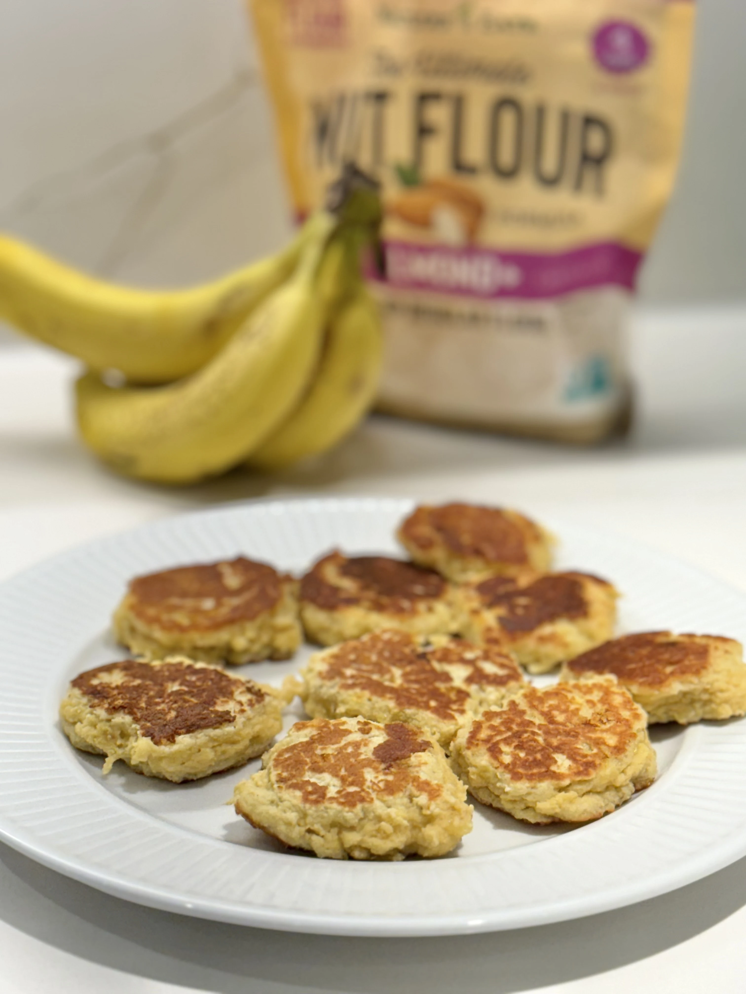 3-ingredient-banana-almond-pancakes