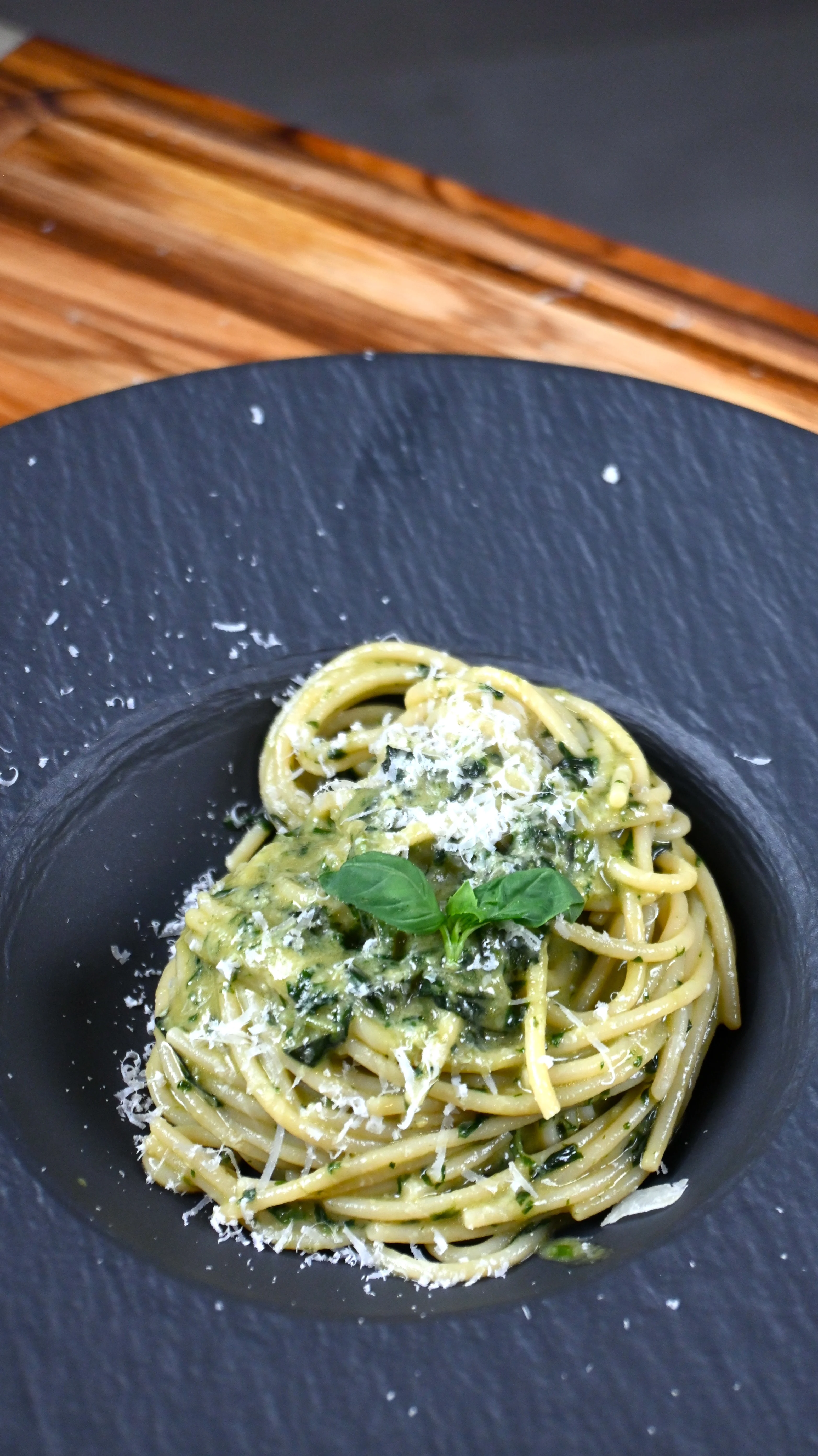 spaghetti-basil-pesto