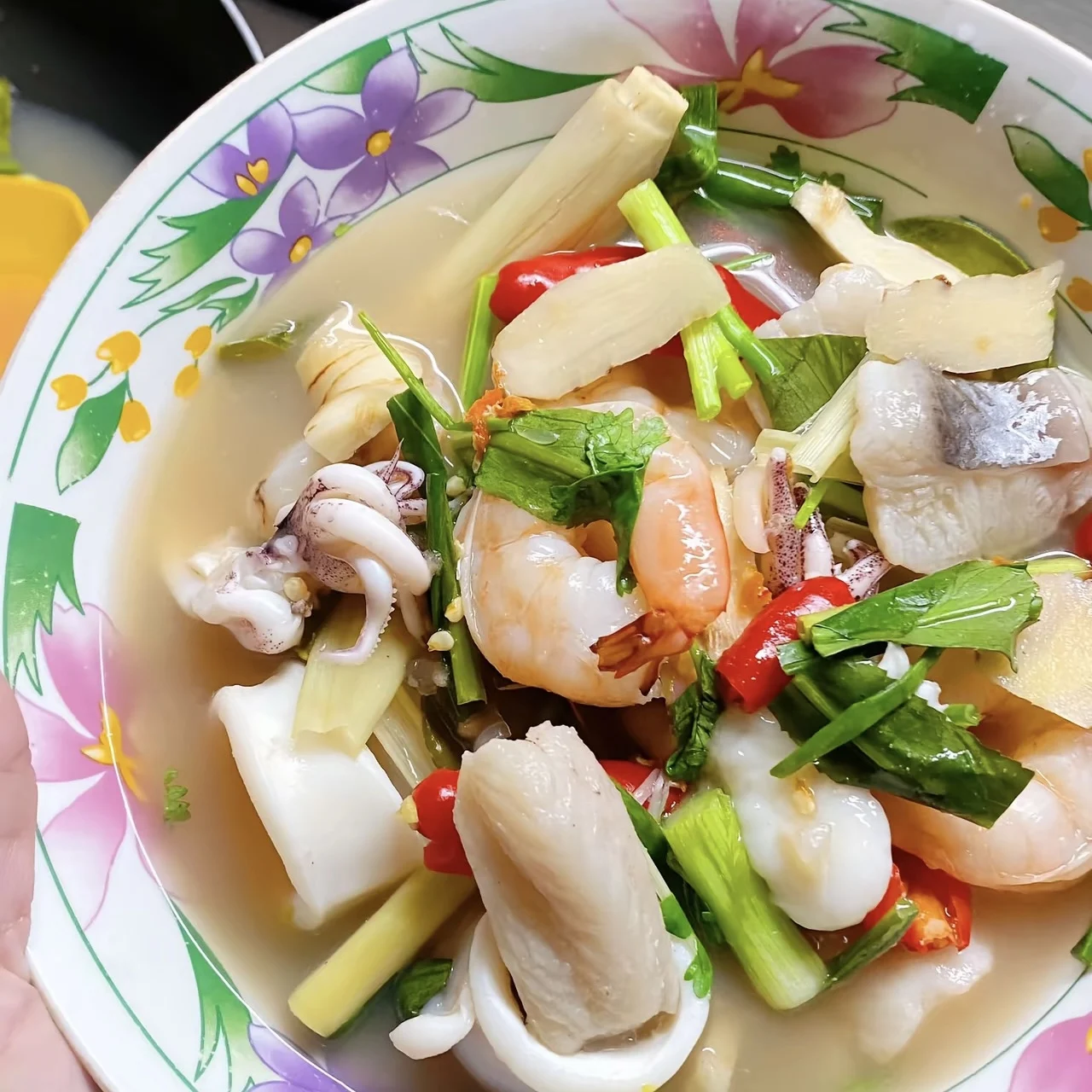 spicy-mixed-seafood-soup-(tom-yum-po-tak)