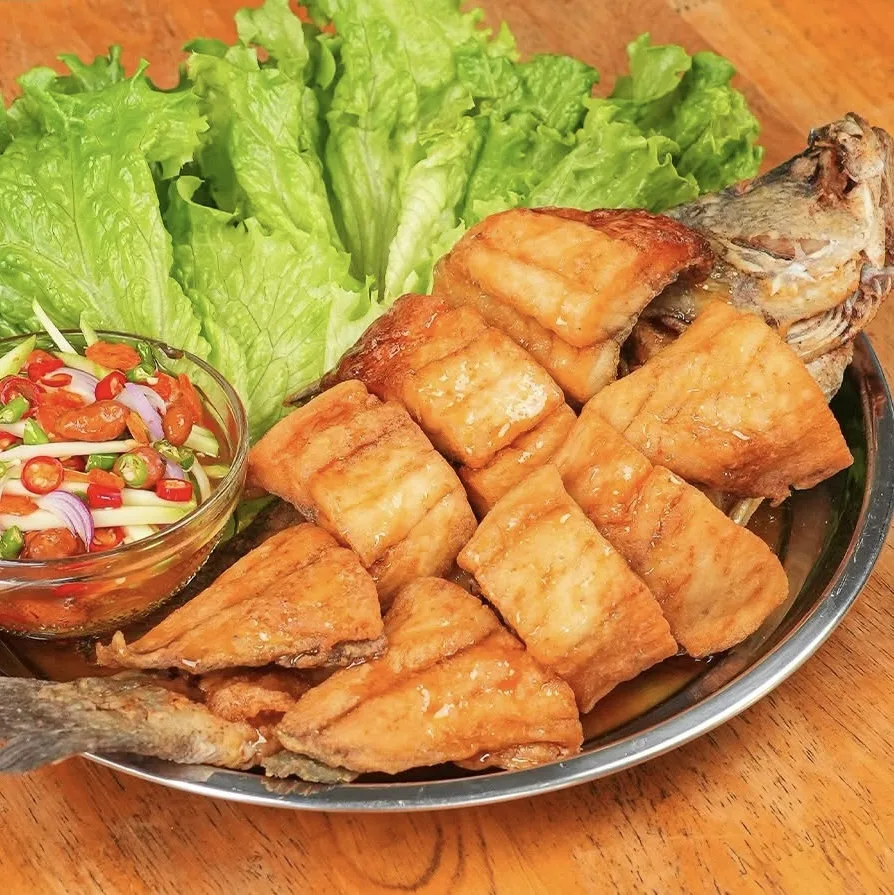 fried-sea-bass-with-sweet-fish-sauce-and-mango-salad