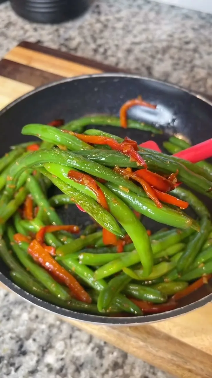 pan-seared-green-beans-with-red-peppers