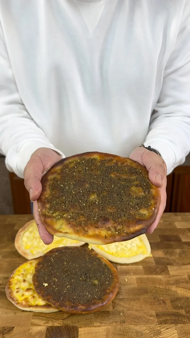 manaeesh-zatar-and-eggs-with-cheese