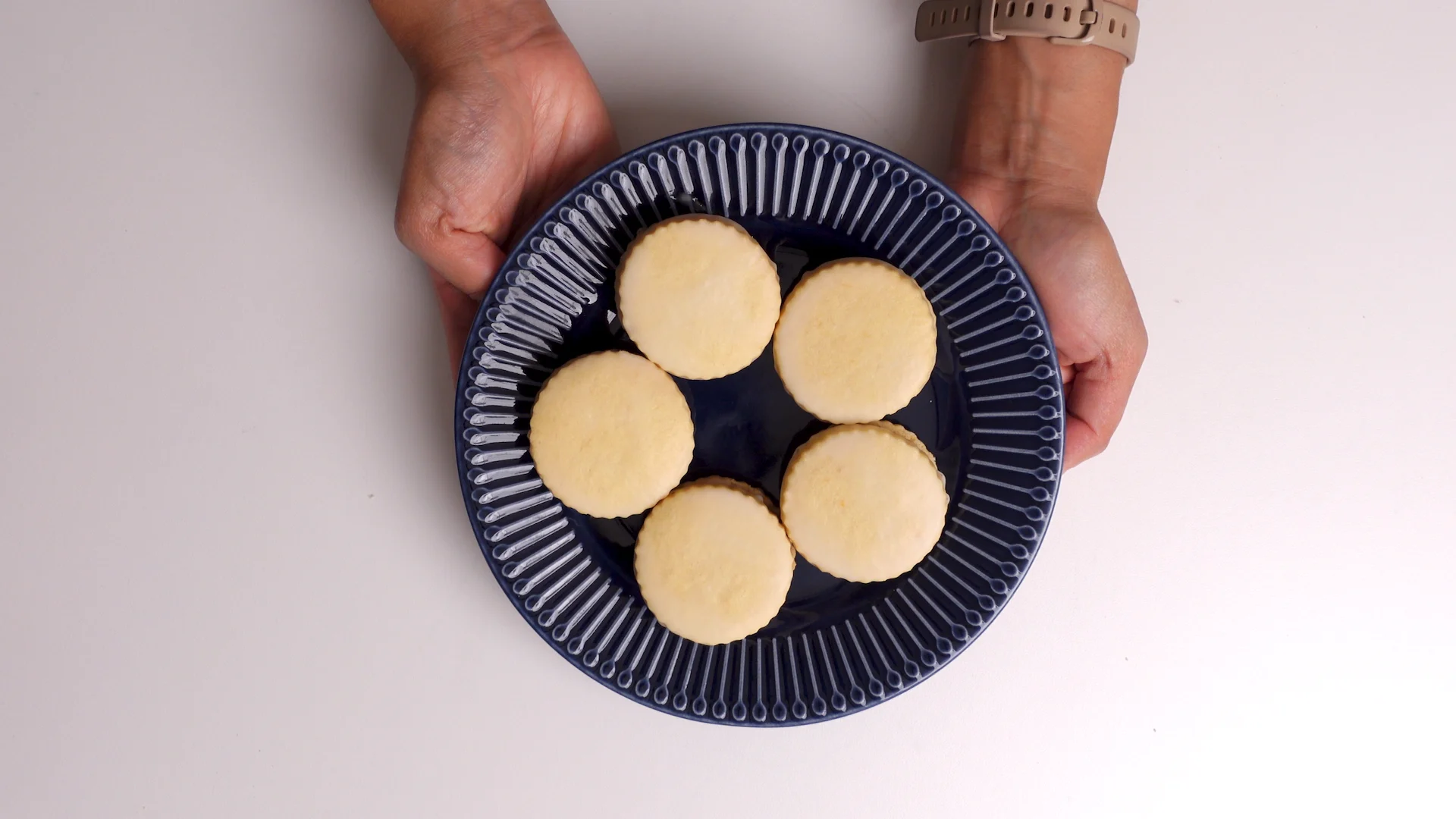 alfajores-with-lemon-icing