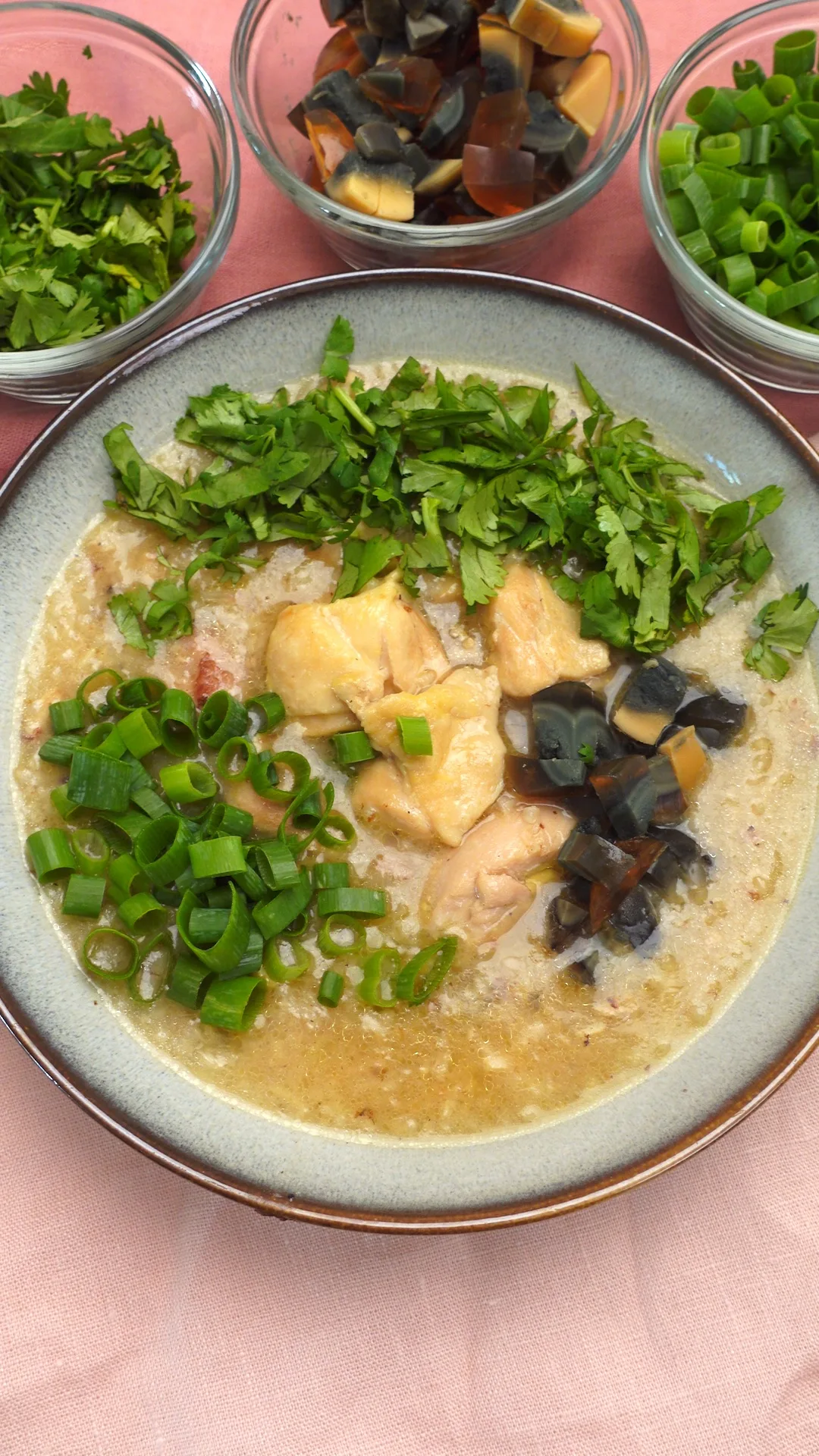 arroz-caldo-(filipino-chicken-rice-porridge)