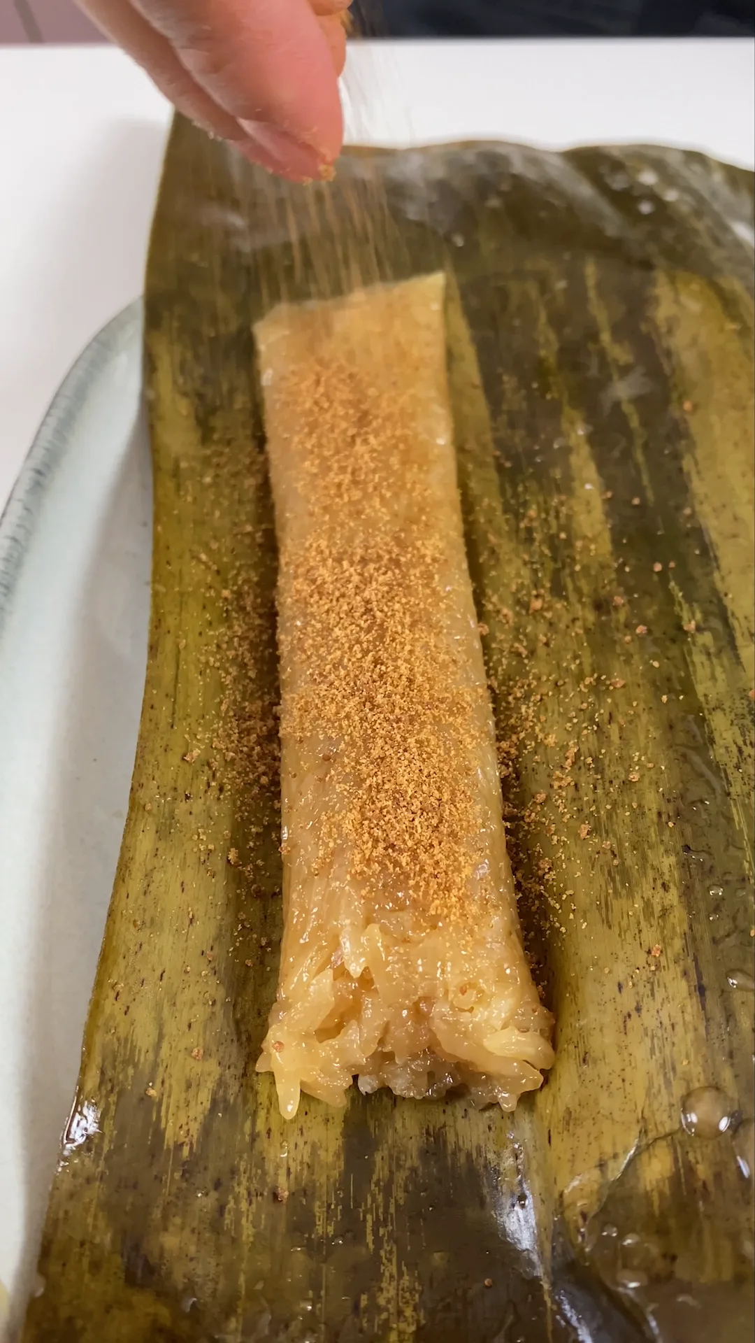 sticky-rice-in-banana-leaves-(suman-malagkit)