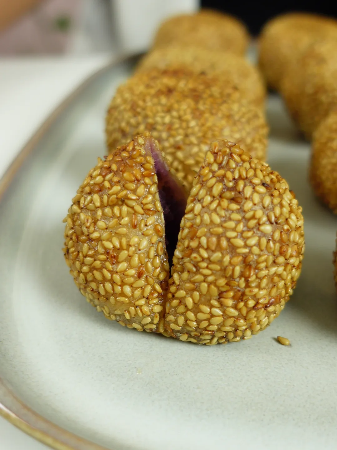 fried-sticky-rice-balls-with-ube-filling-(buchi)