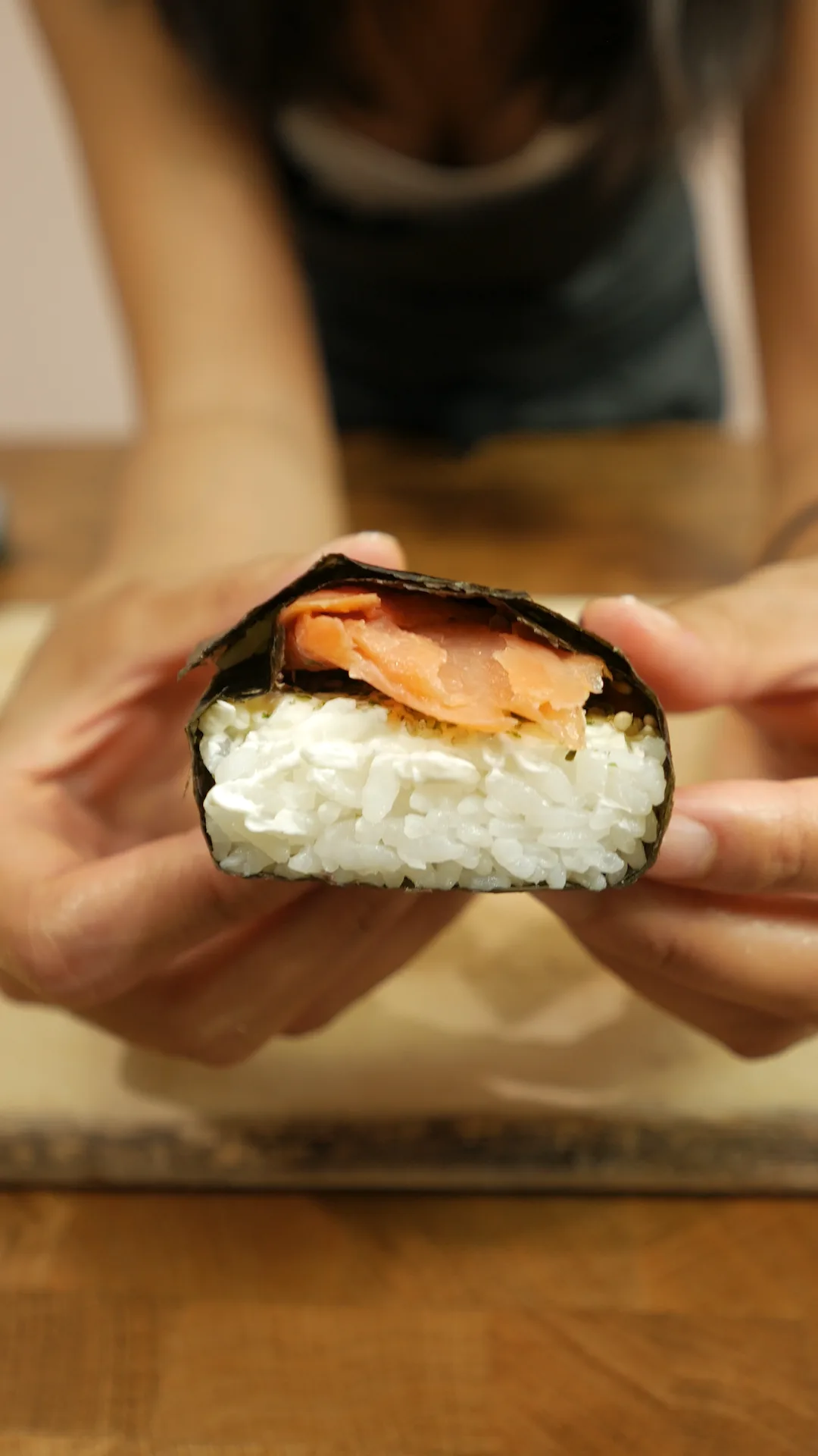 smoked-salmon-musubi