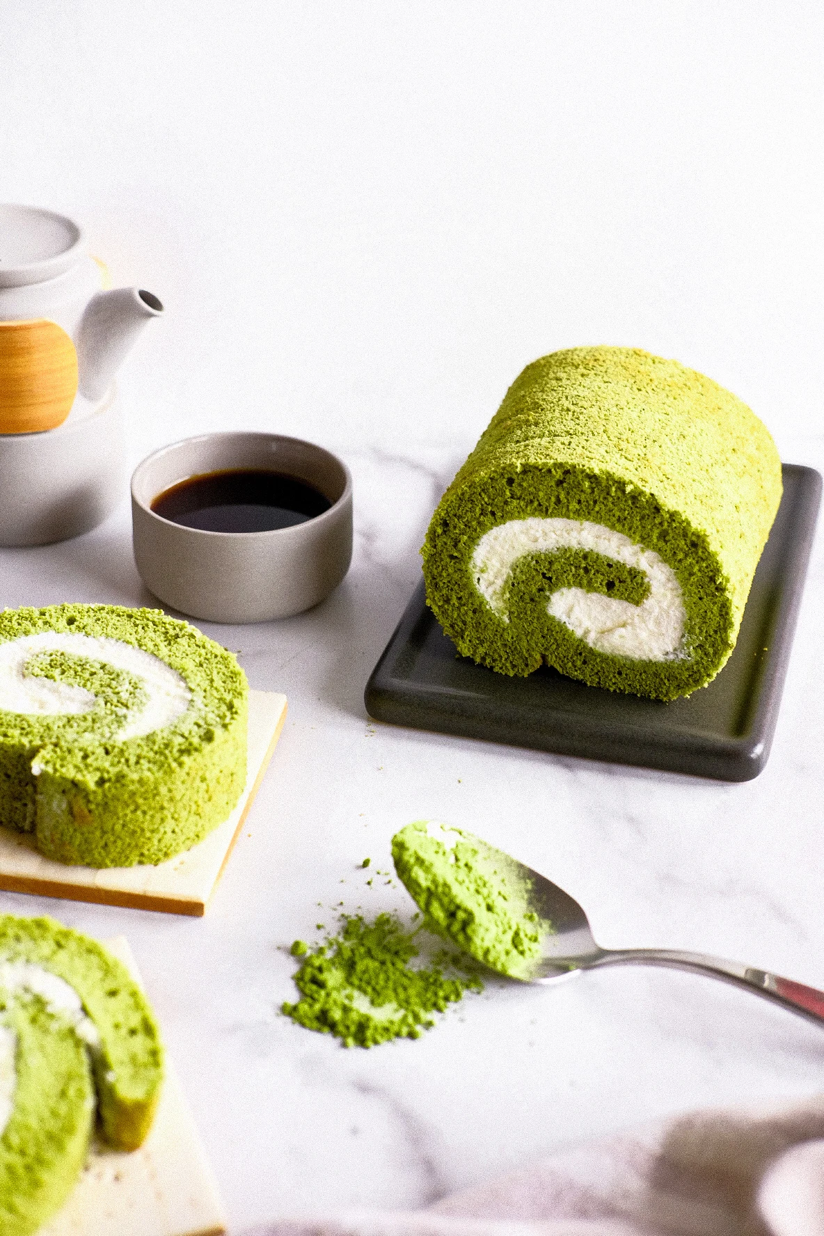 matcha-white-chocolate-swiss-roll-(roll-cake)