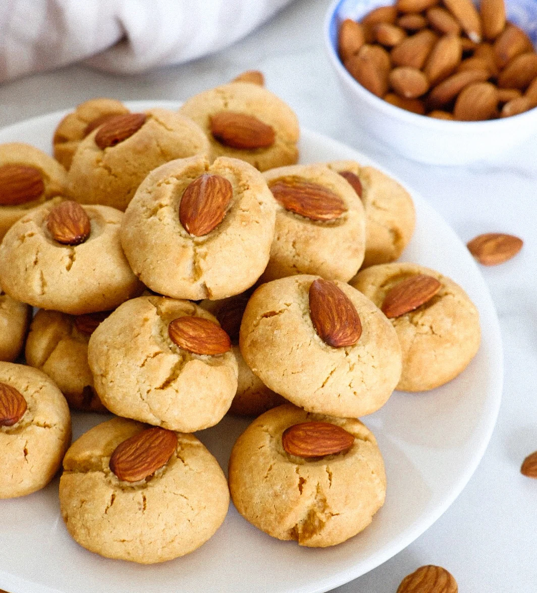chinese-almond-cookies