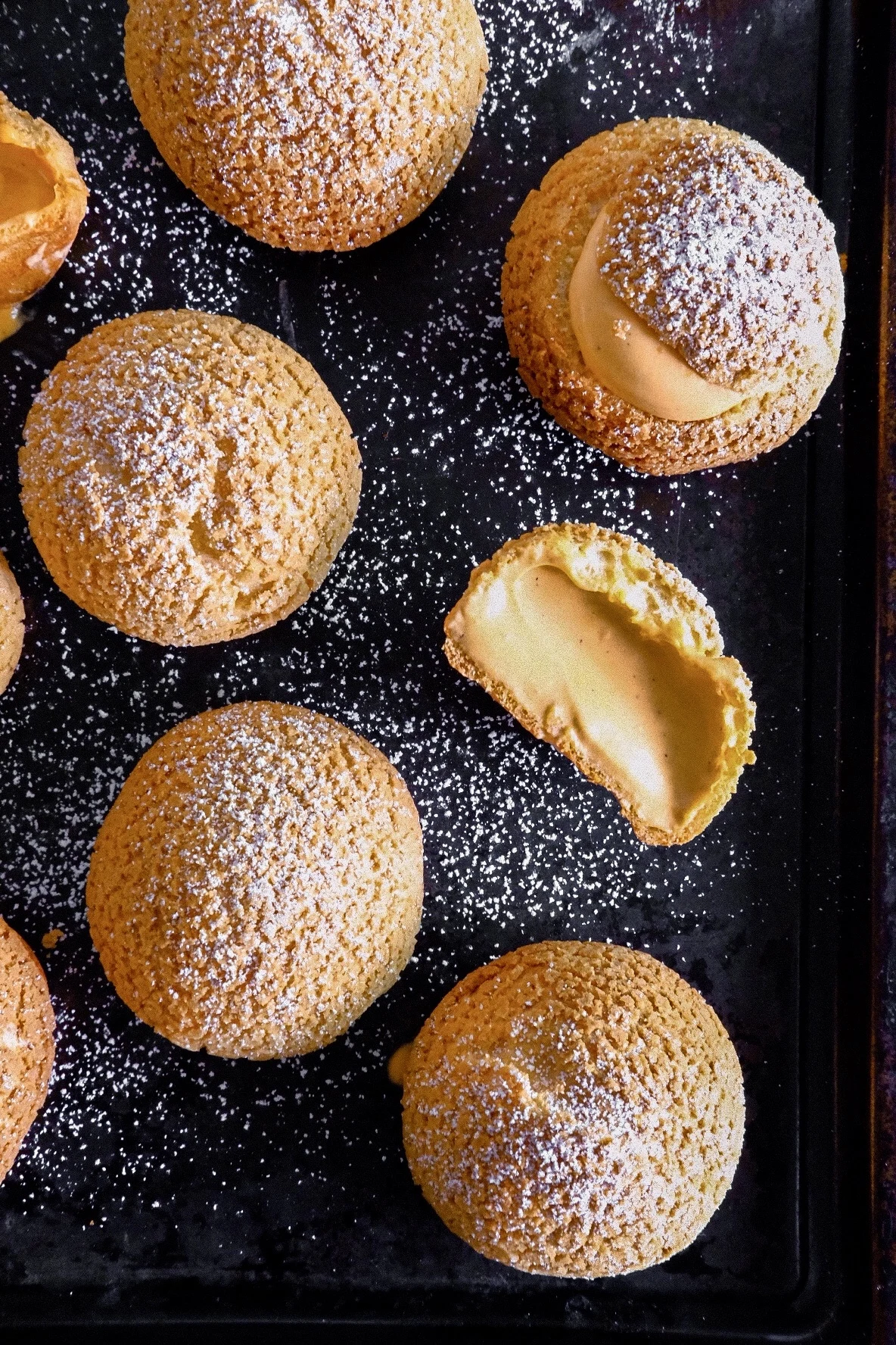 choux-au-craquelin-(cream-puffs)-with-thai-tea-diplomat-cream