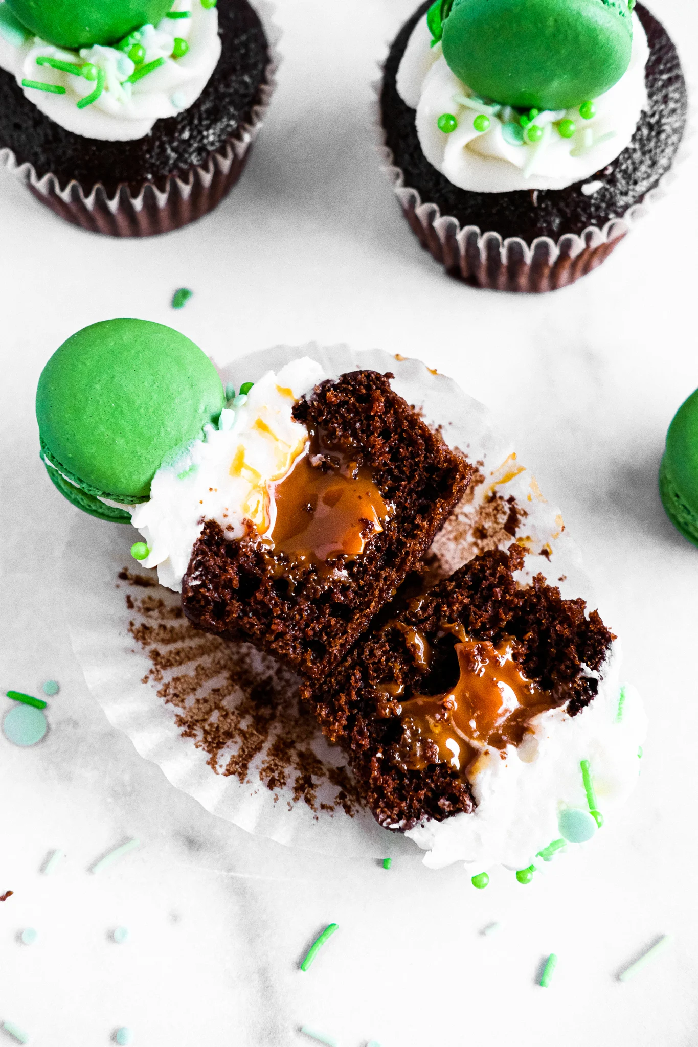 baileys-chocolate-cupcakes-filled-with-dulce-de-leche