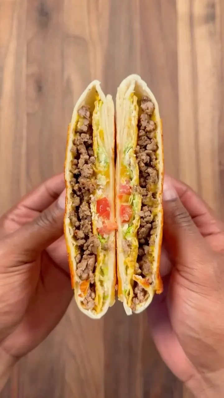 grilled-cheese-crunch-wrap-supreme