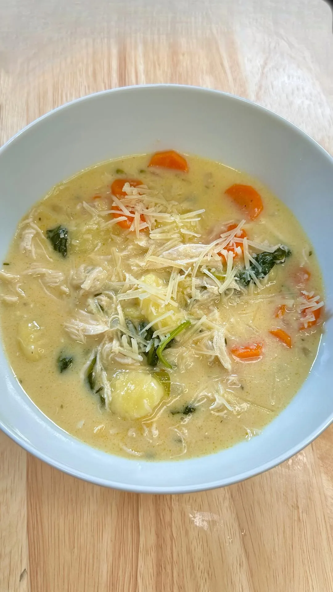 olive-garden-chicken-gnocchi-inspired-soup