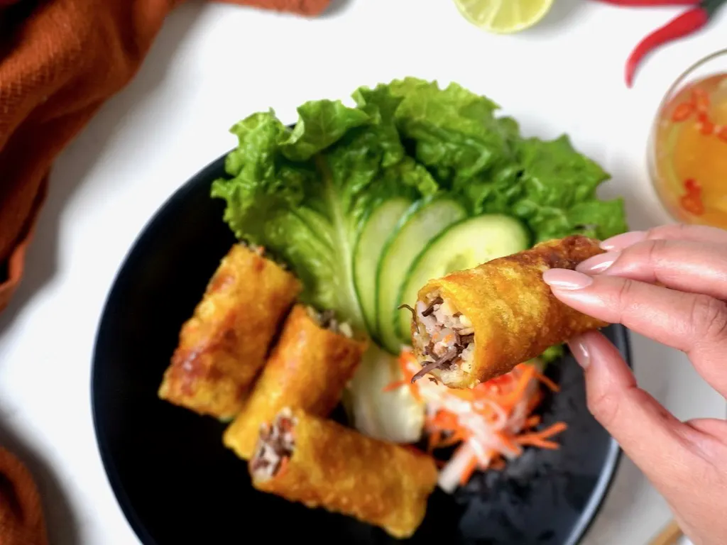 vietnamese-crispy-spring-rolls-(cha-gio)