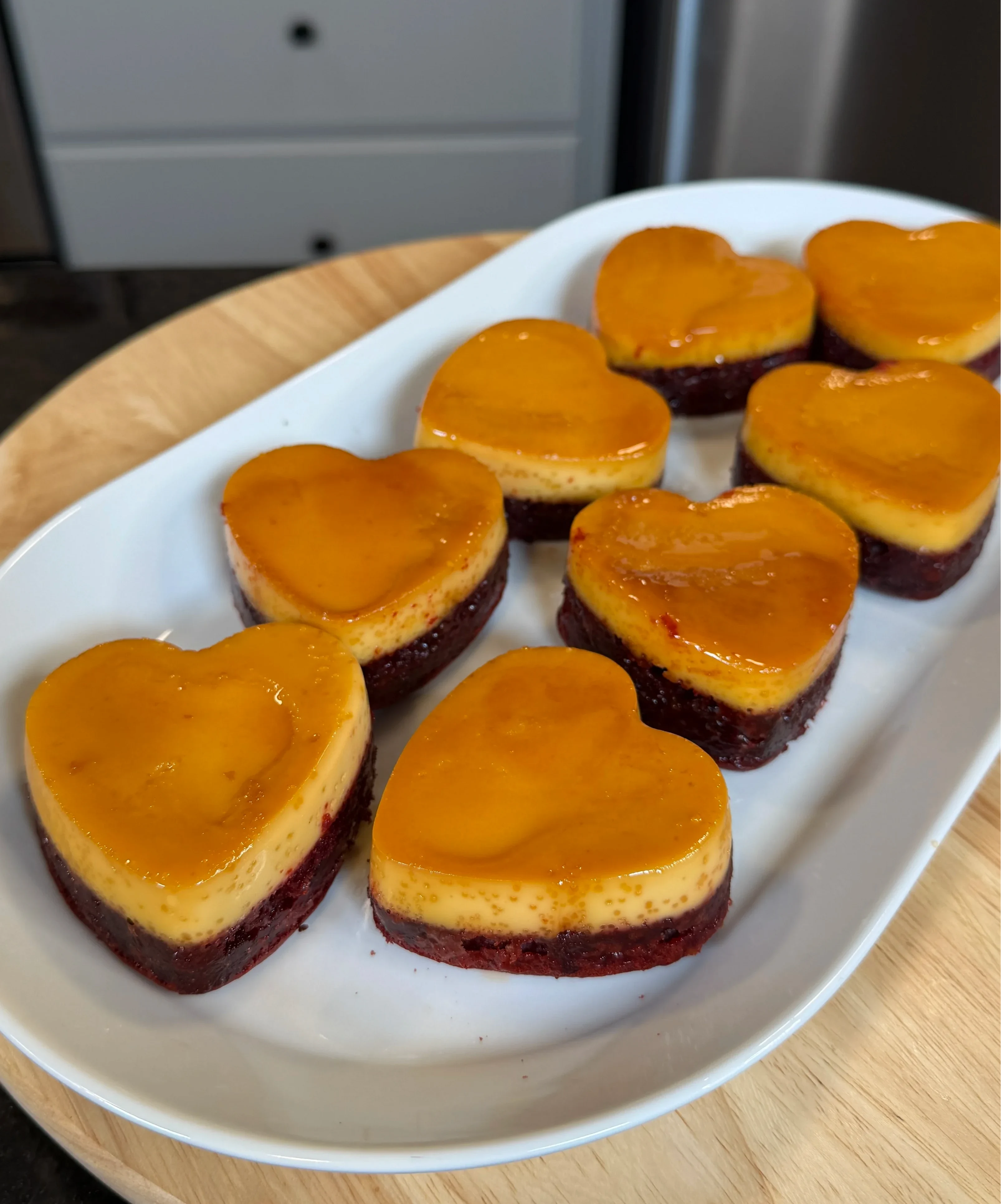 mini-heart-shaped-red-velvet-chocoflan