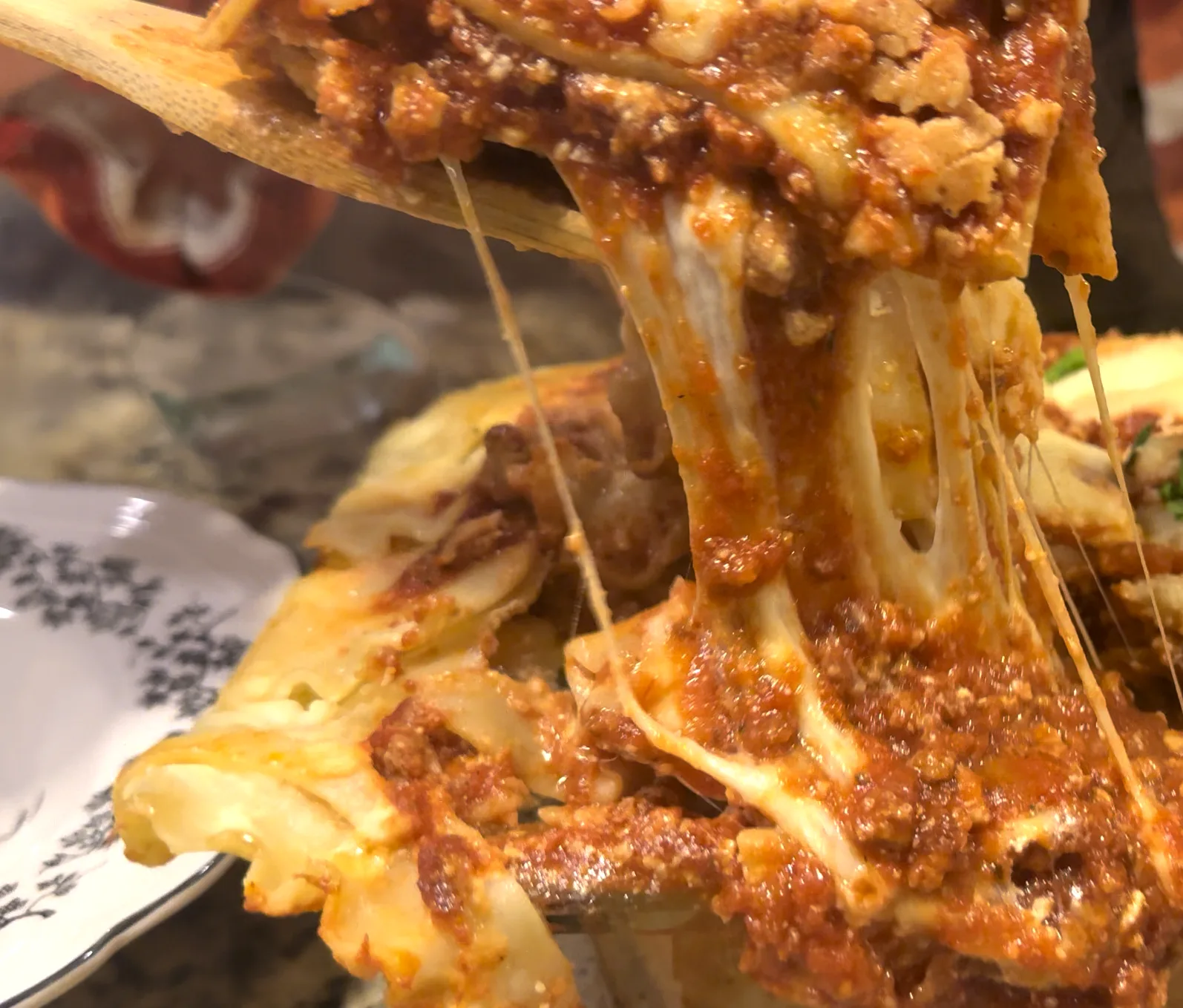 lasagna-with-garlic-butter-parmesan-bread