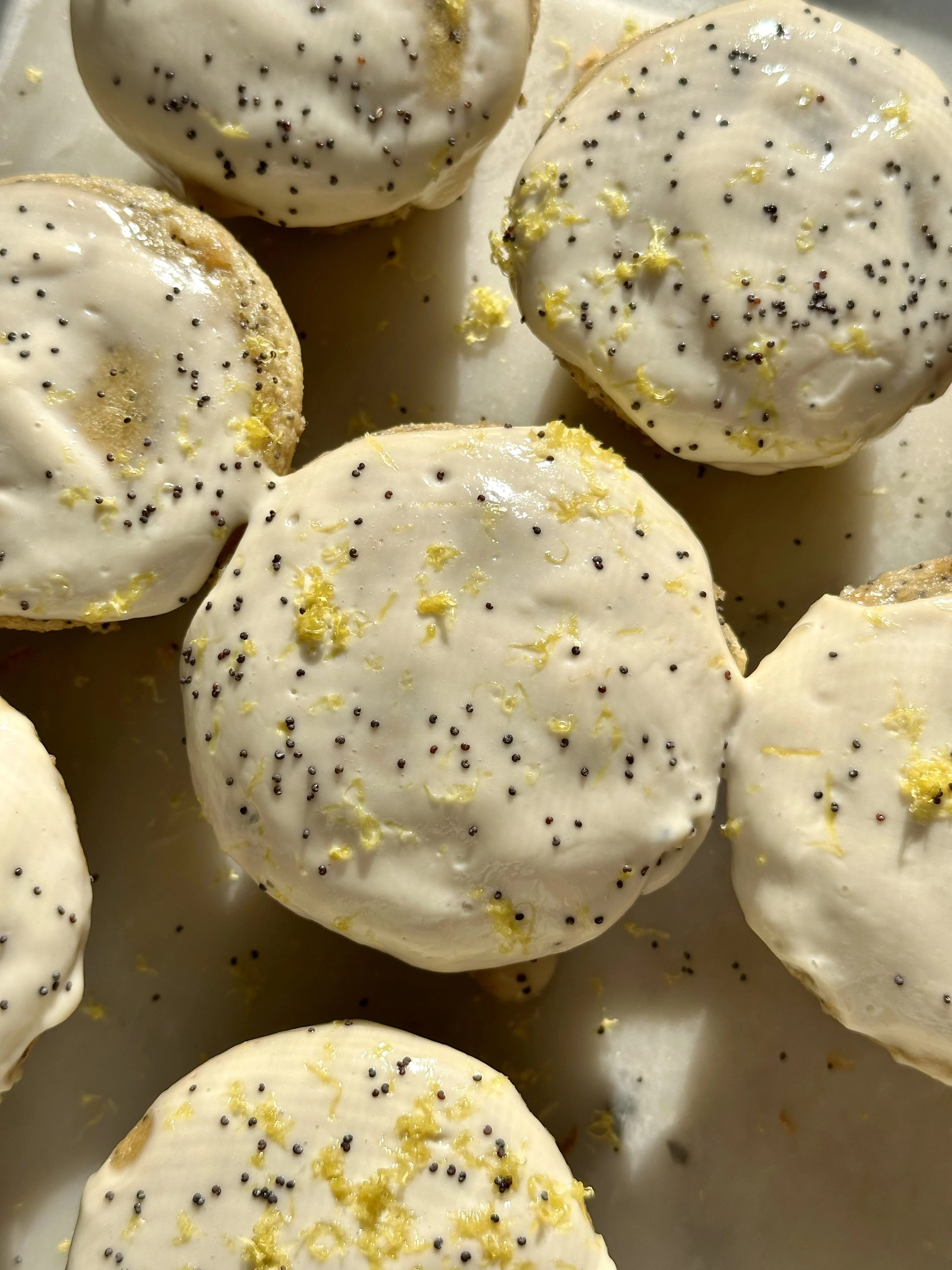 lemon-poppyseed-sour-cream-muffins