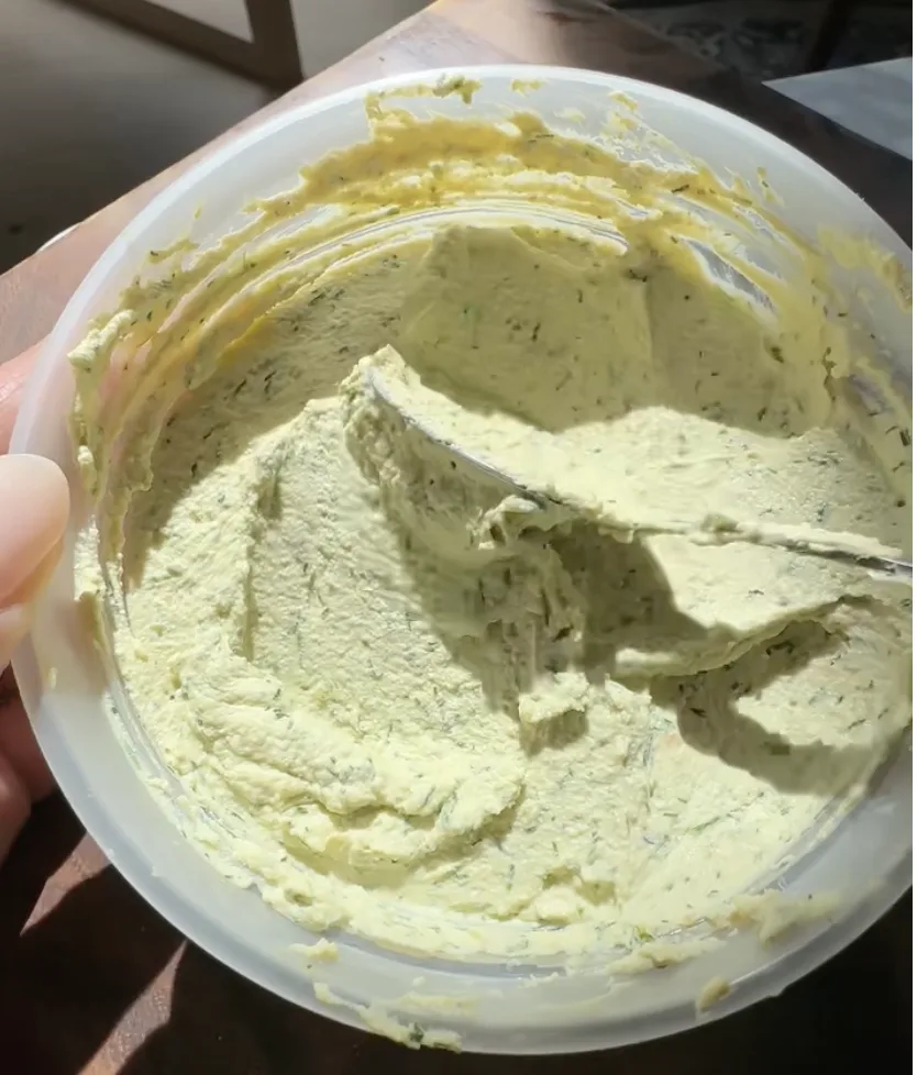 tofu-herb-and-garlic-cream-cheese