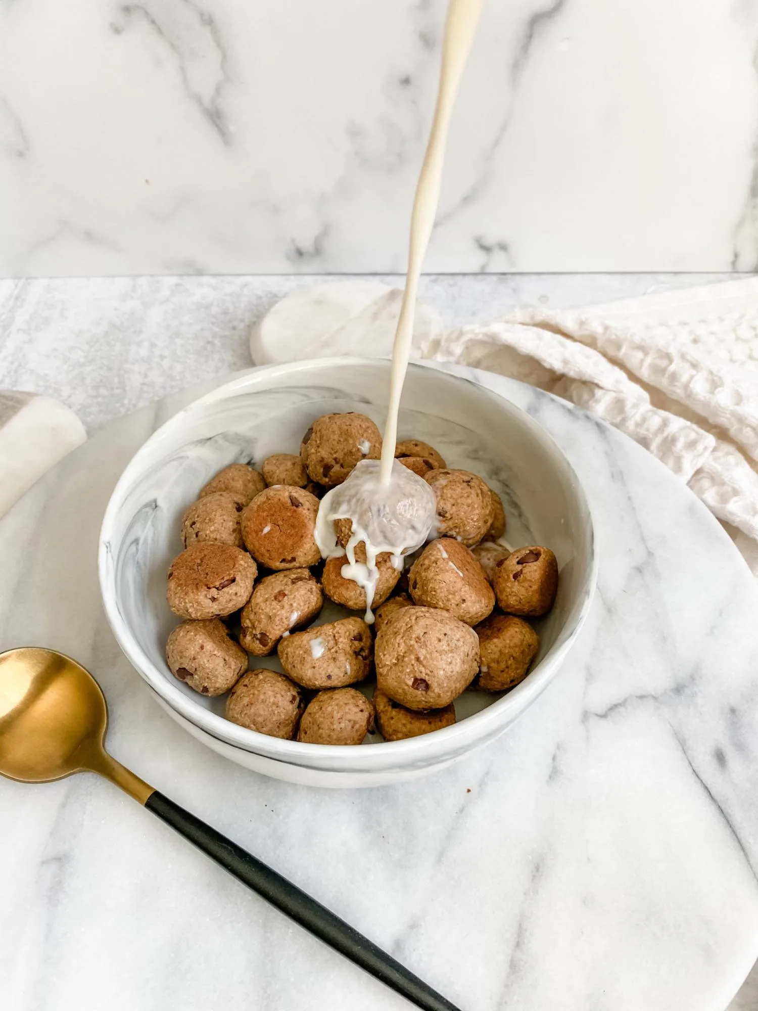 vegan-cookie-crisp-cereal