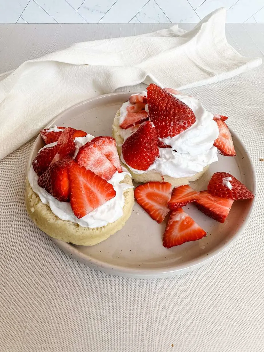 strawberry-shortcake-mug-cake