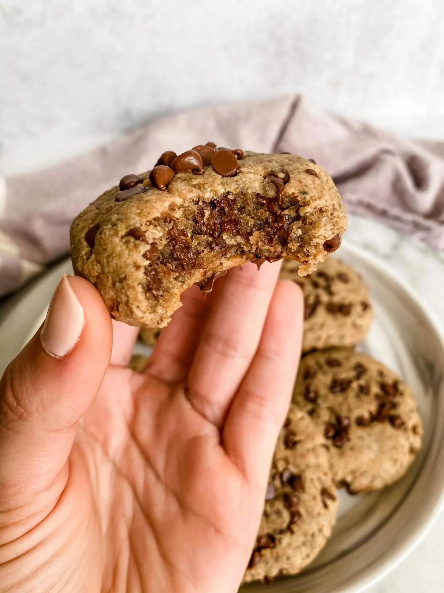 almond-flour-chocolate-chip-cookies
