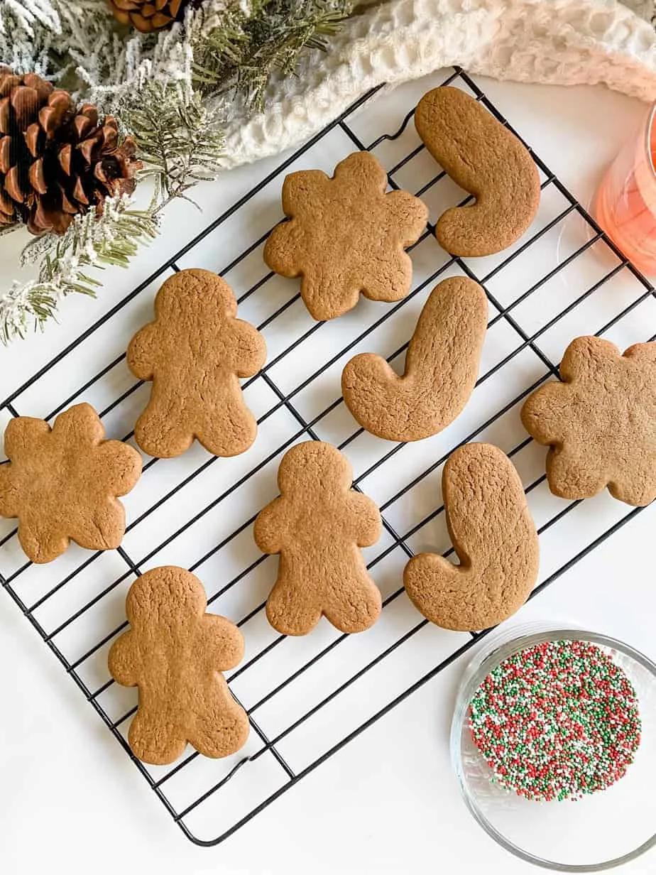 soft-gingerbread-cookies