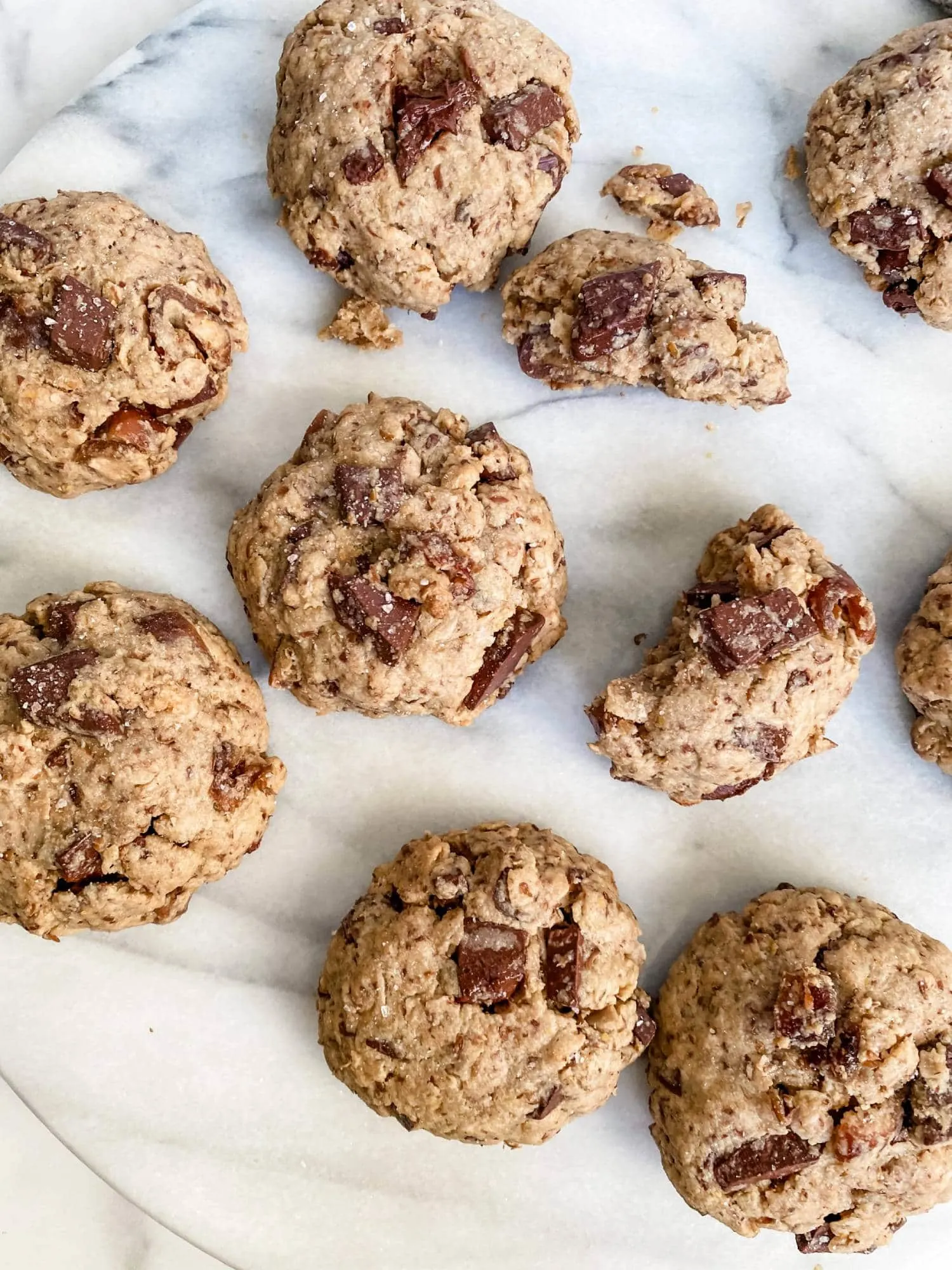 vegan-tahini-chocolate-chip-cookies