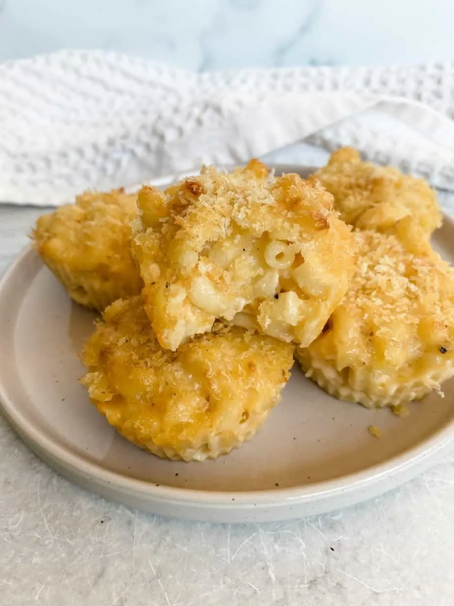 mac-and-cheese-muffins