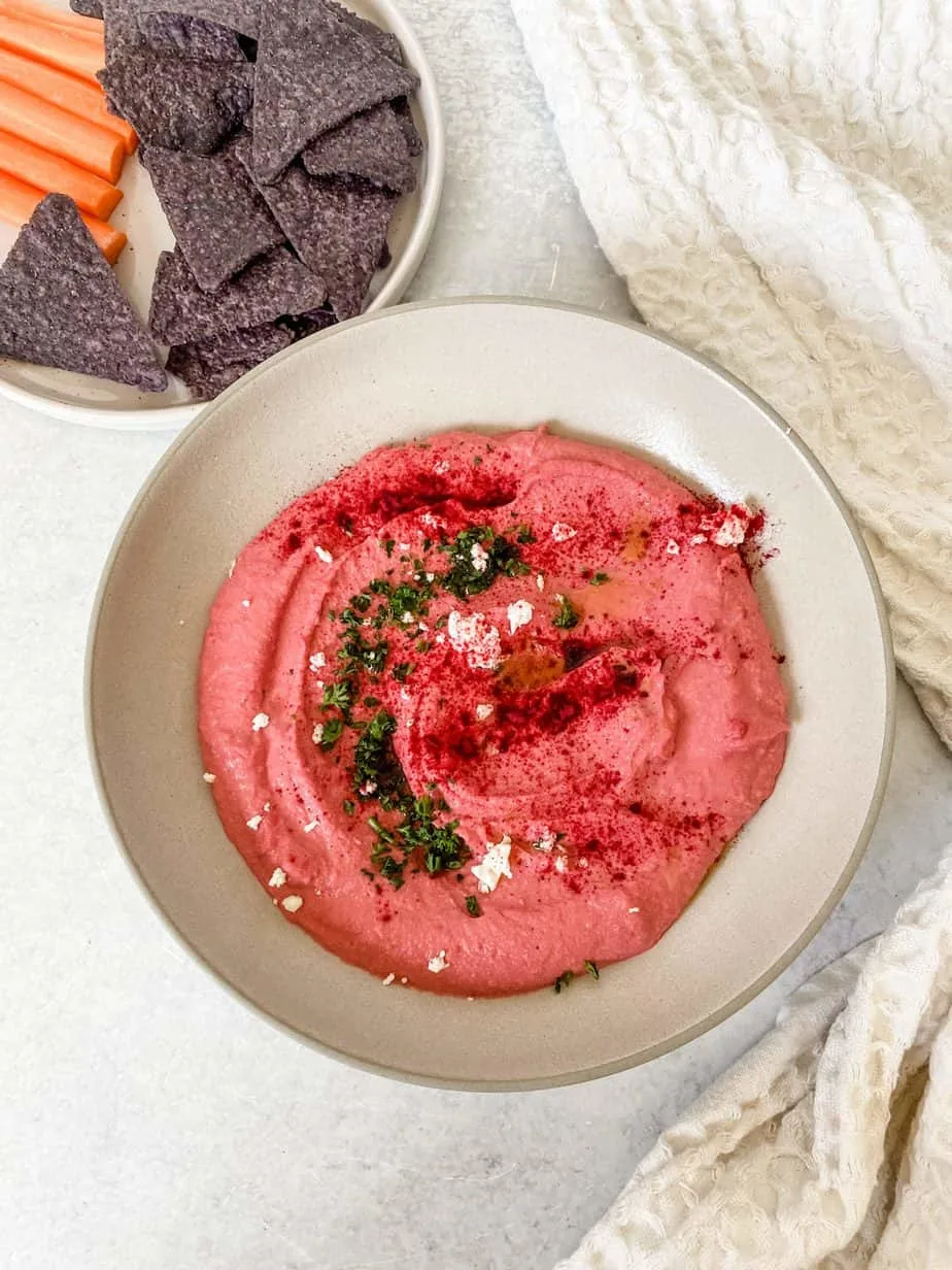 hummus-with-beetroot-powder