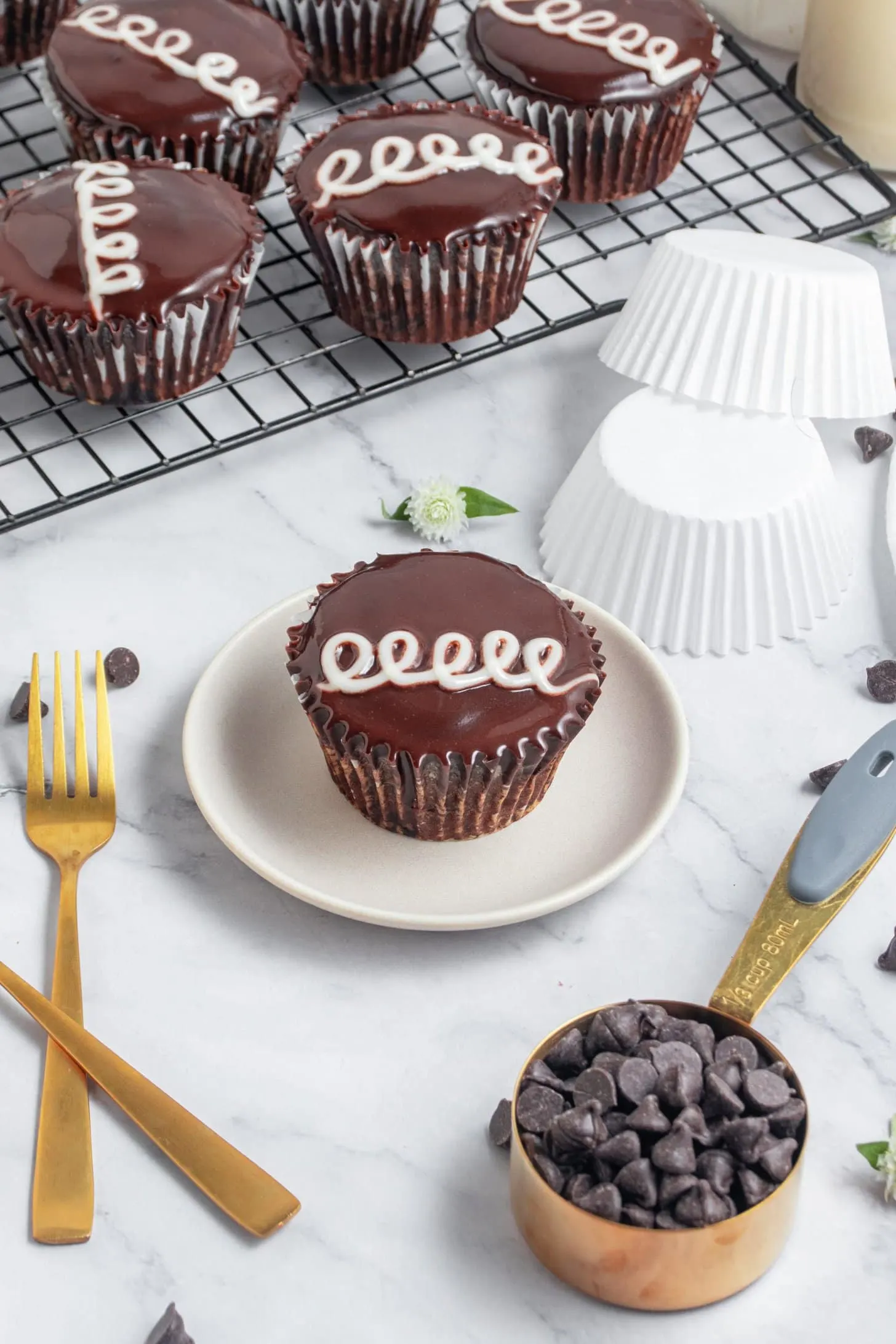 vegan-hostess-cupcakes