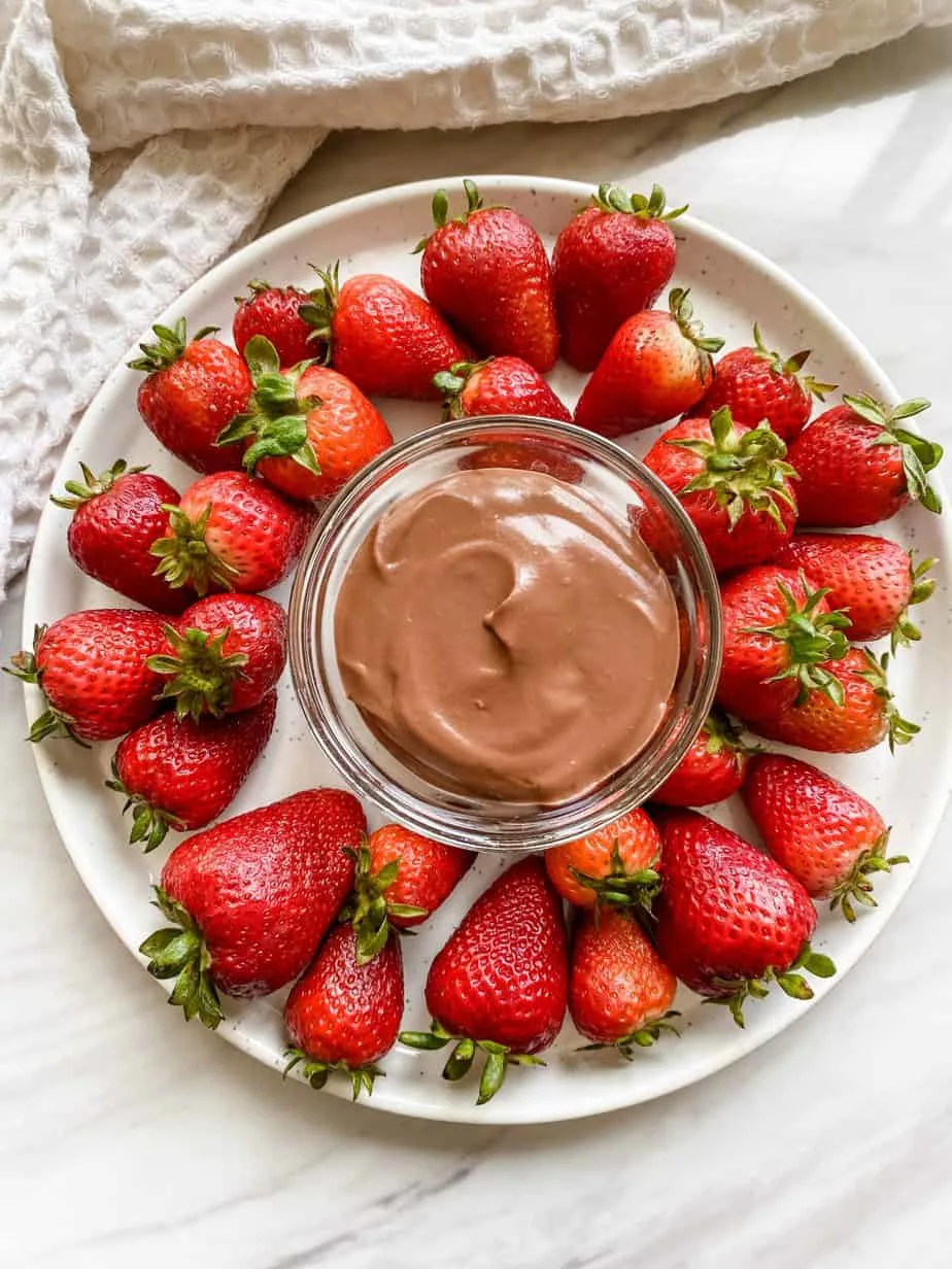 greek-yogurt-fruit-dip