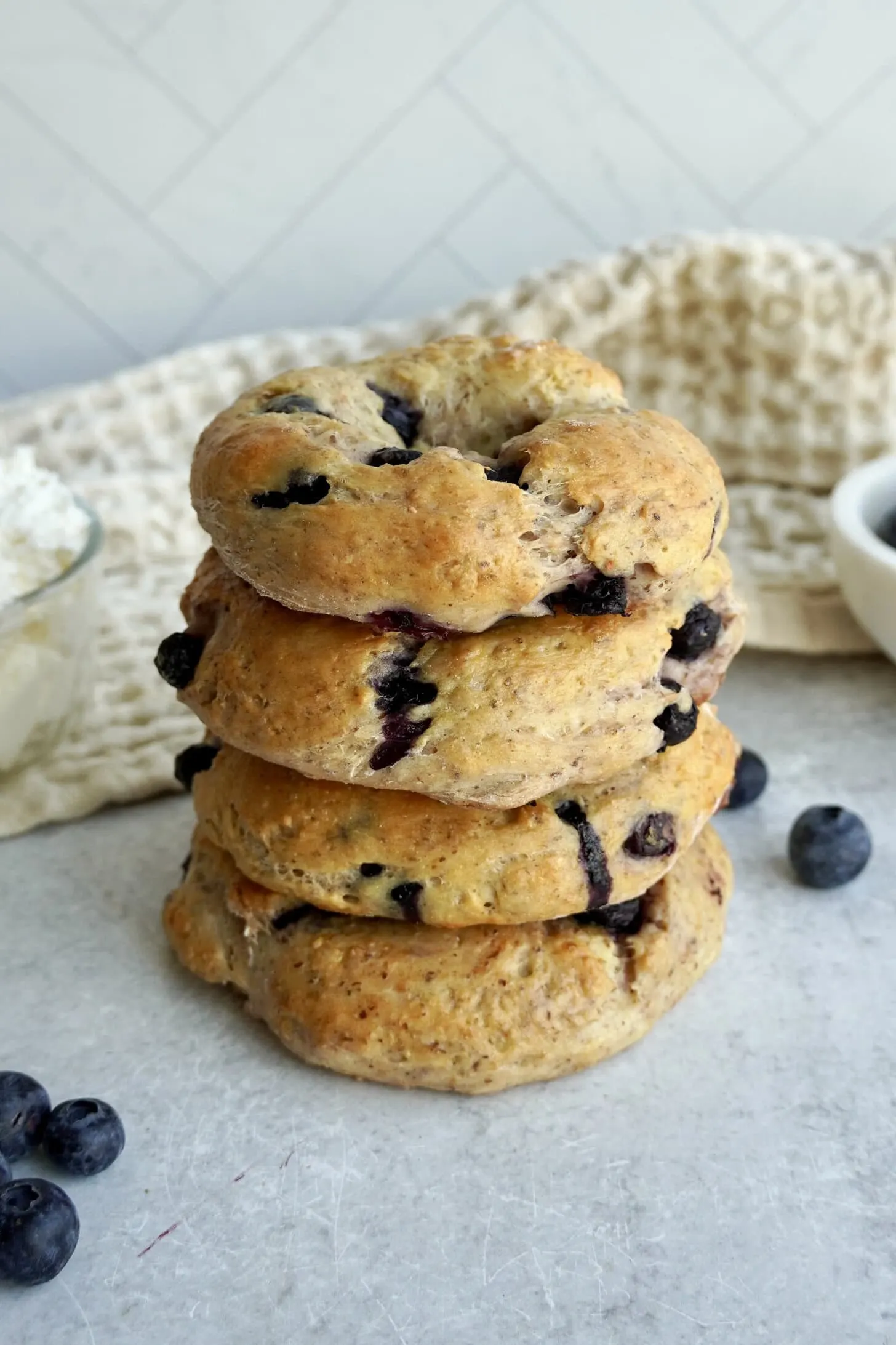 easy-yogurt-blueberry-bagels