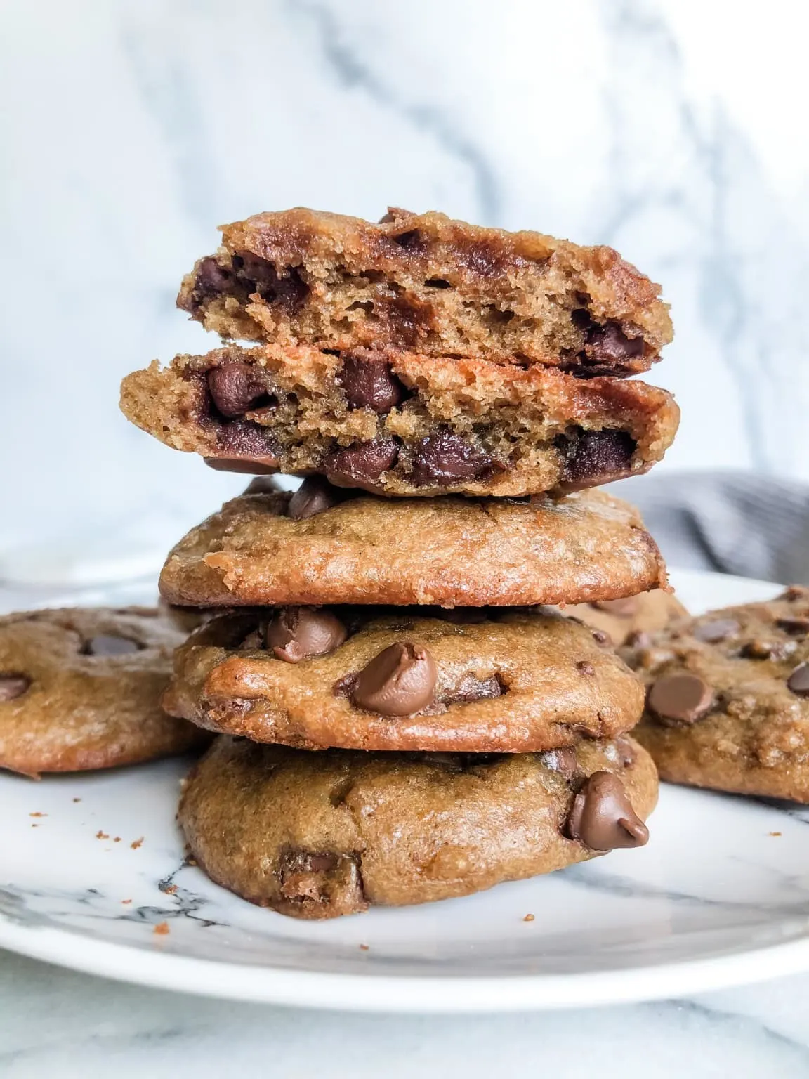 gluten-free-tahini-chocolate-chip-cookies