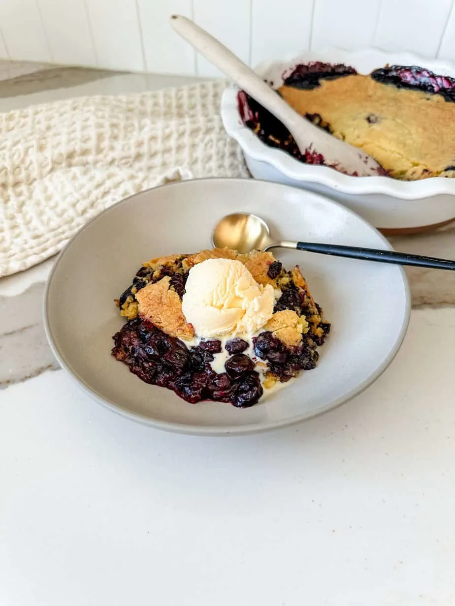 3-ingredient-blueberry-cobbler