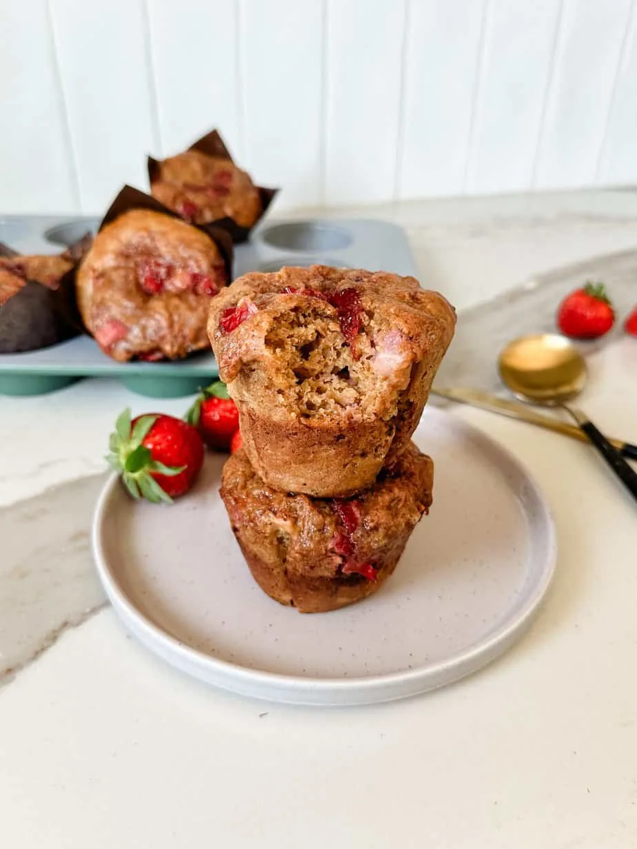 strawberry-cottage-cheese-muffins