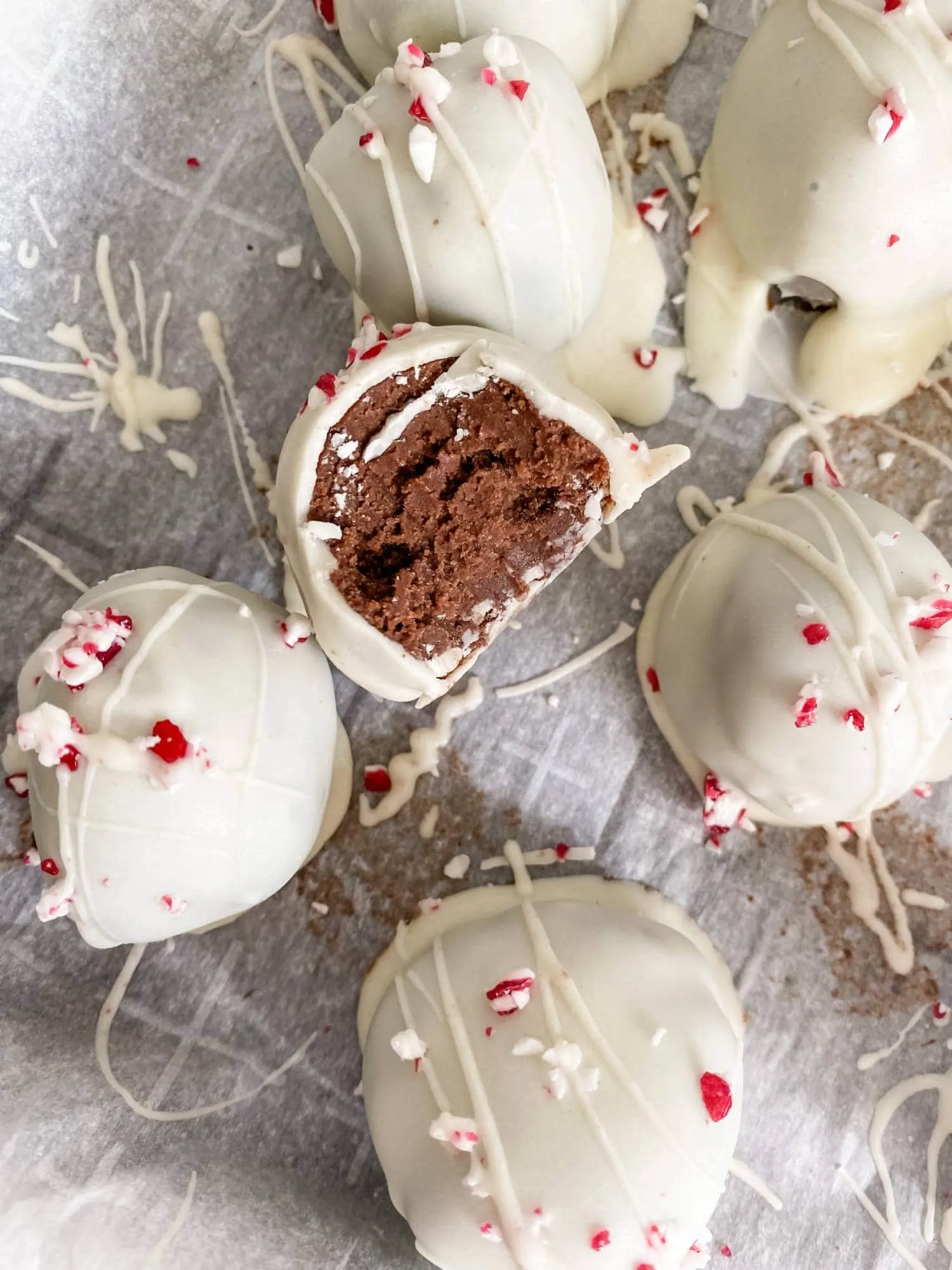 peppermint-chocolate-truffles-made-with-chickpeas!