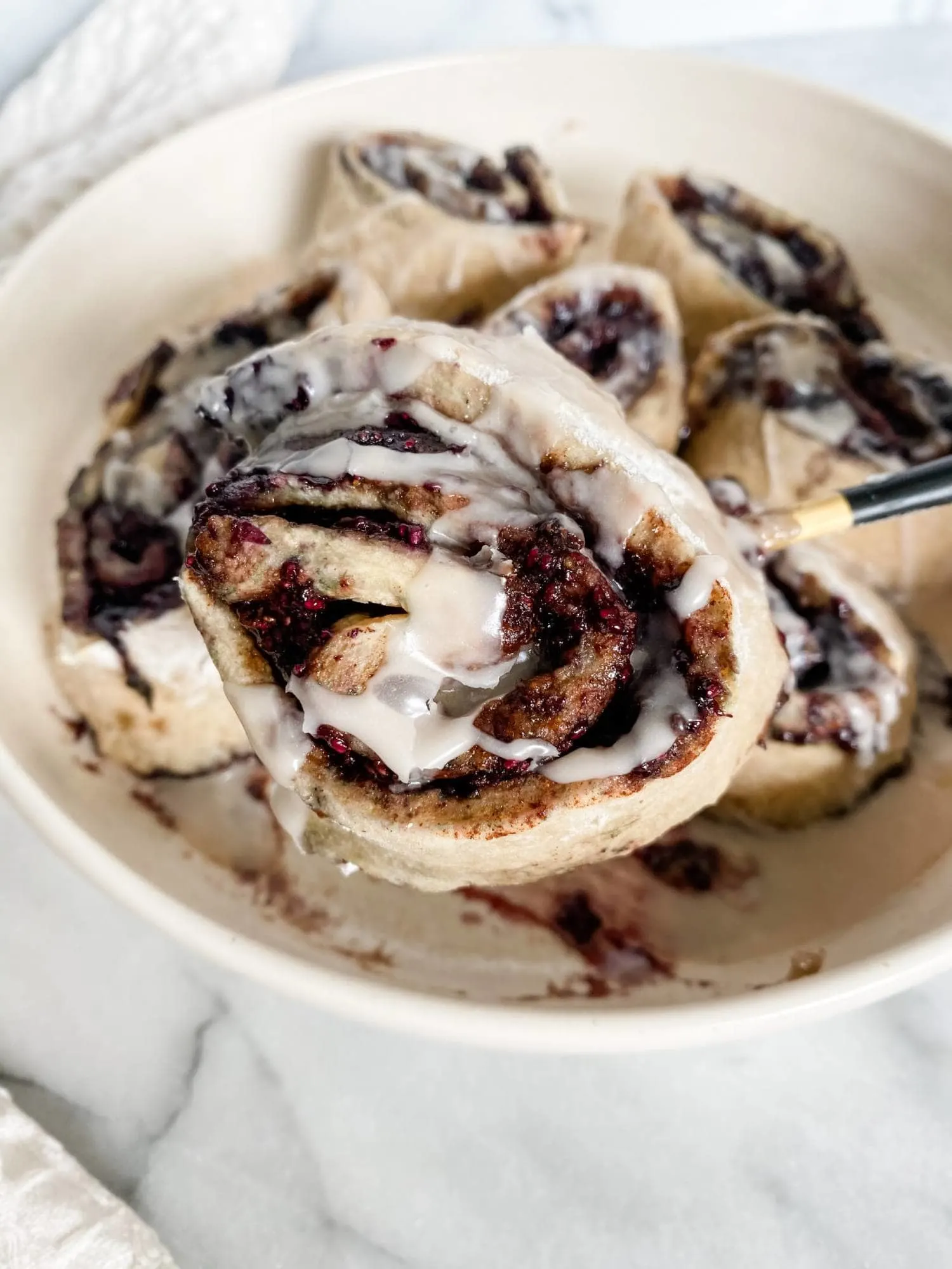 vegan-blueberry-cinnamon-rolls