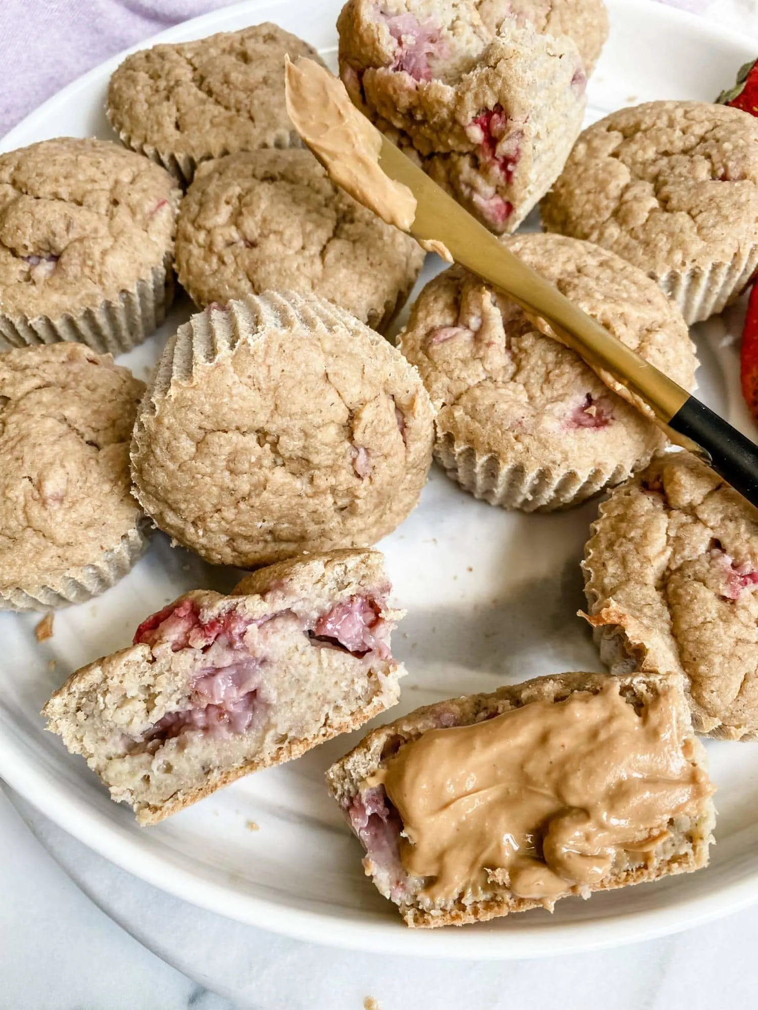 strawberry-banana-oatmeal-muffins