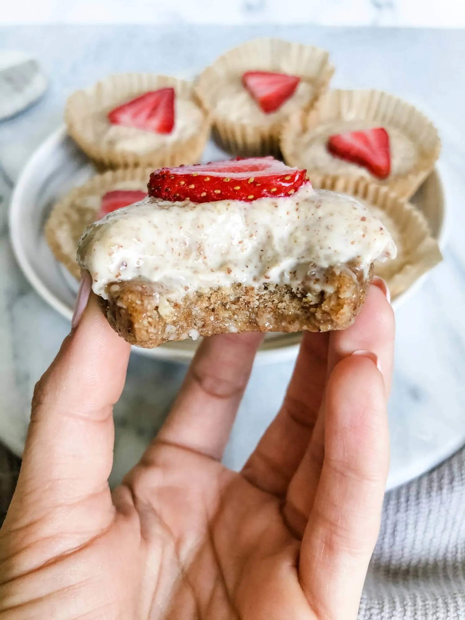 gluten-free-strawberry-cheesecake-bites