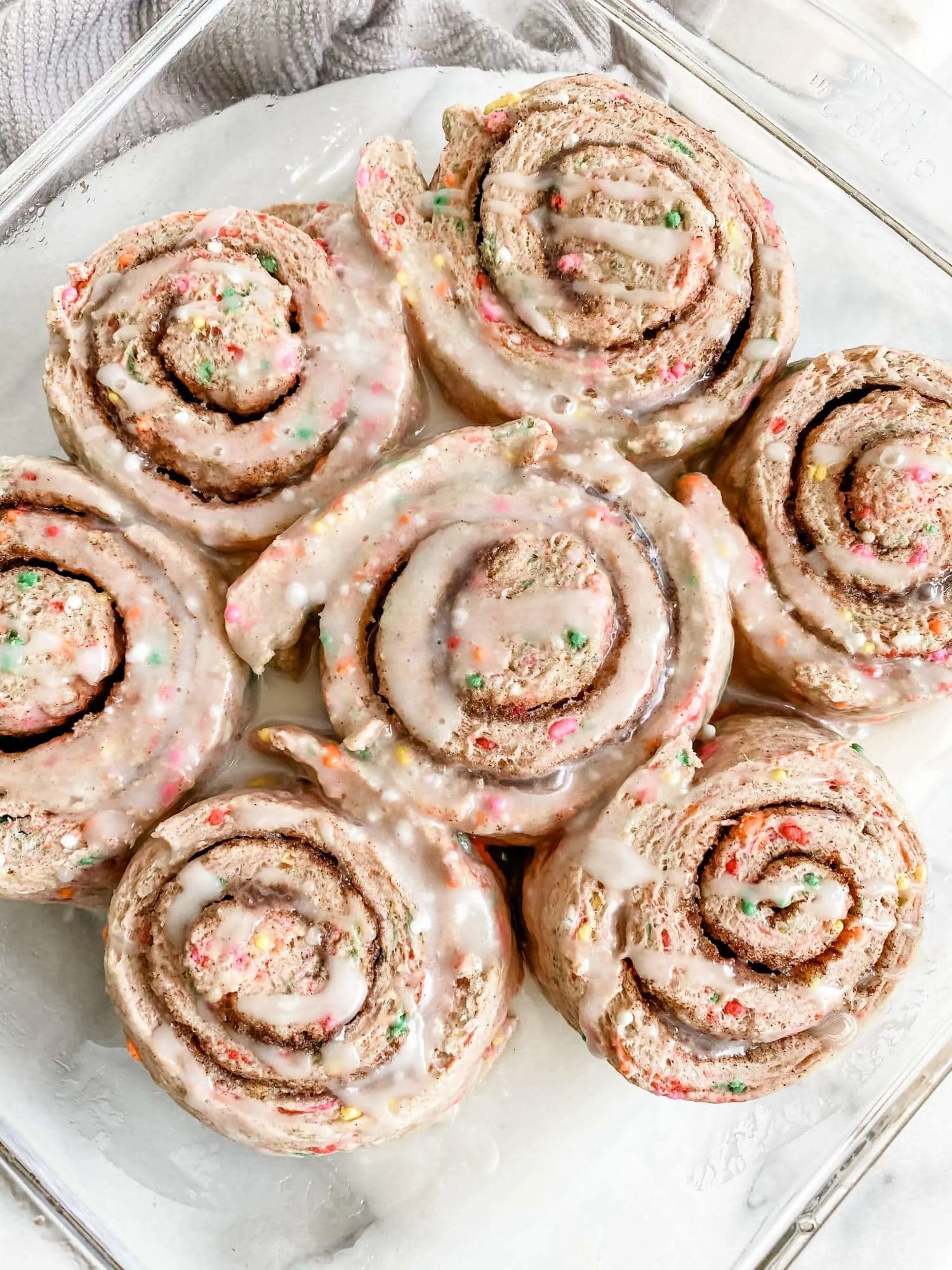 funfetti-cinnamon-rolls