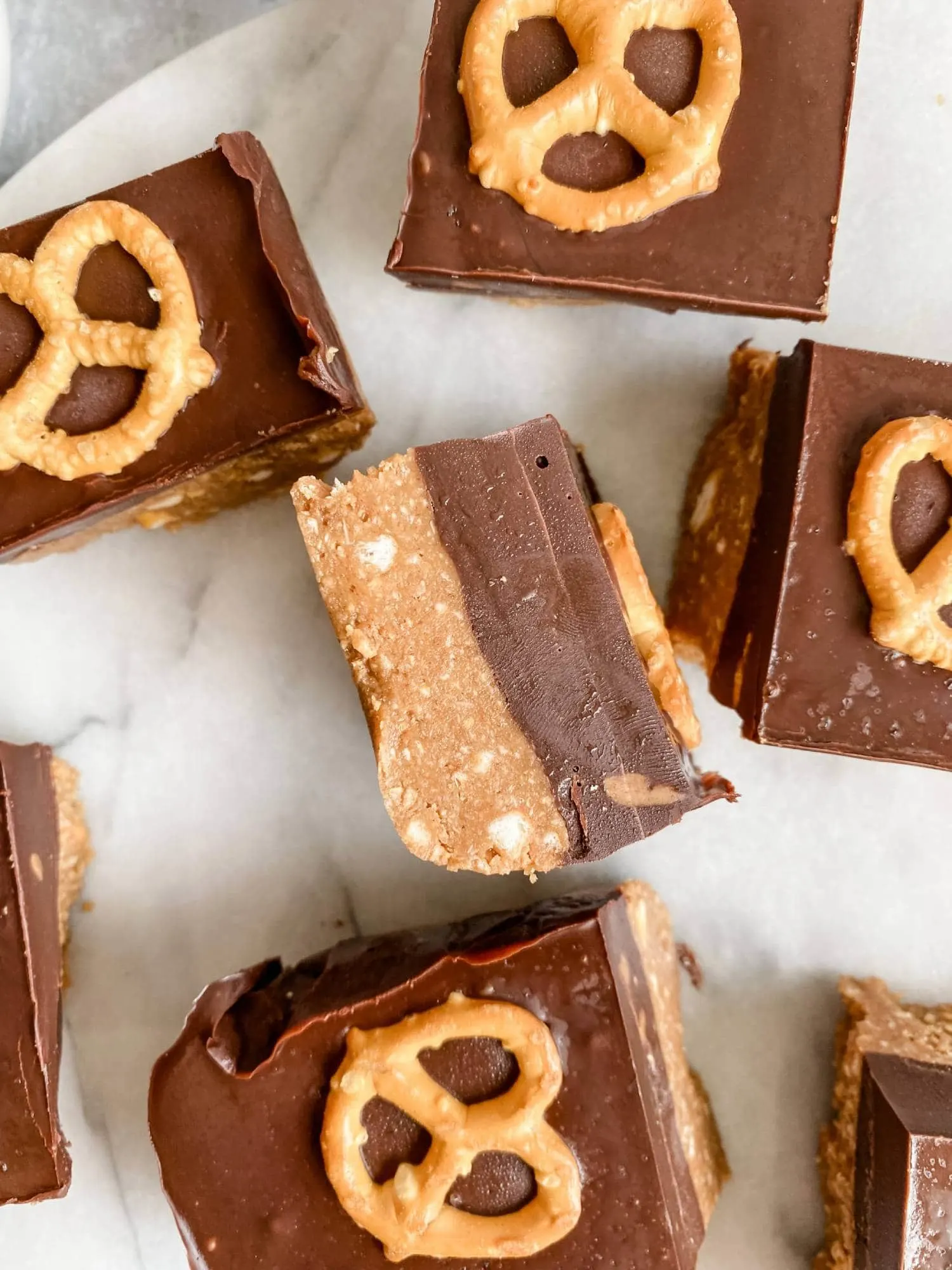 chocolate-pretzel-peanut-butter-fudge-bars