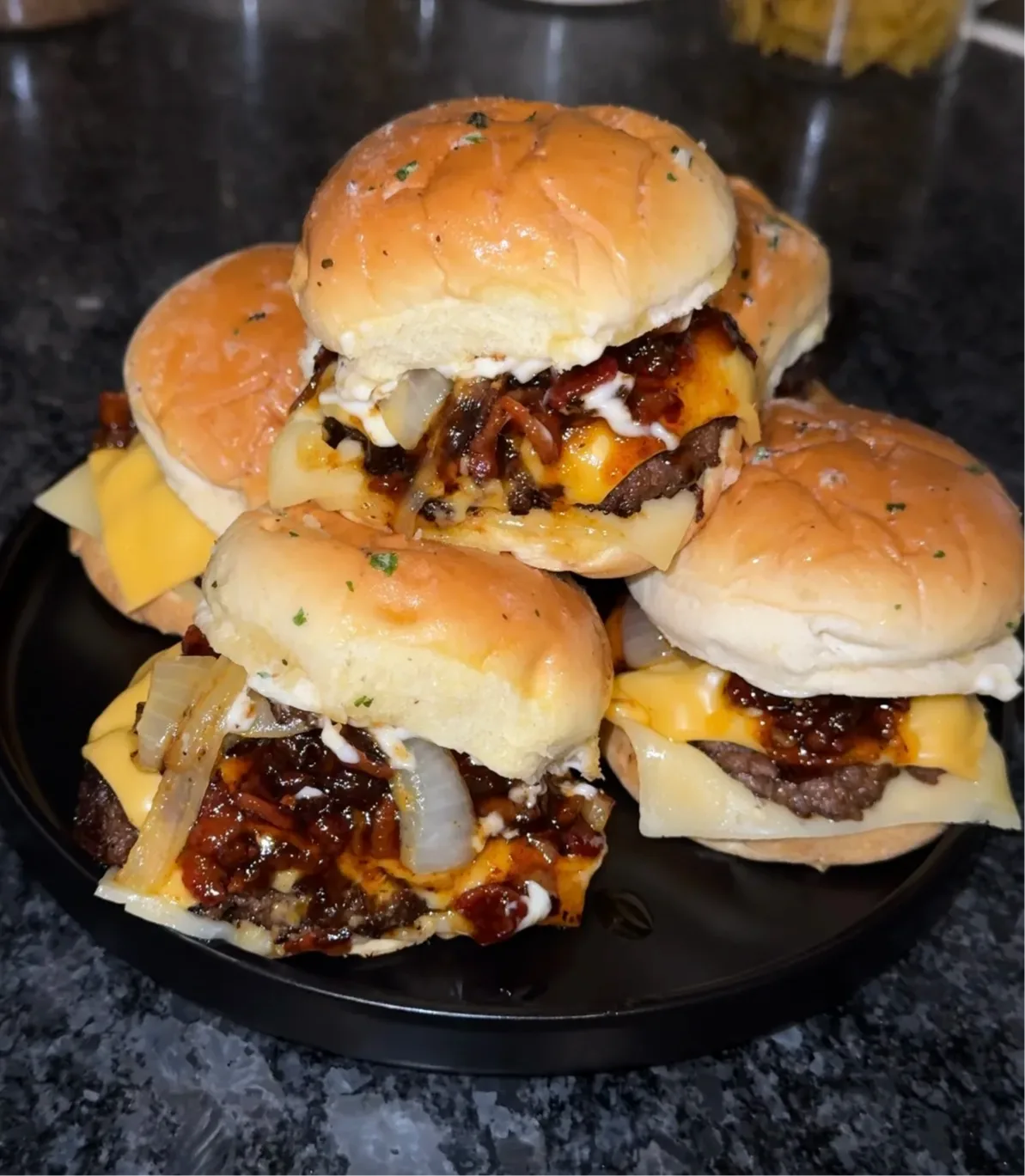 bacon-jam-cheeseburger-sliders