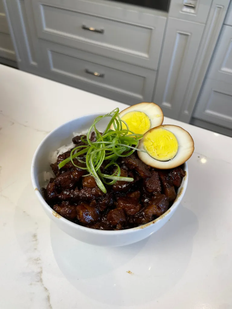taiwanese-braised-pork-rice-(lu-rou-fan)