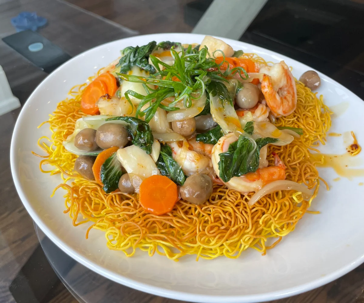 crispy-cantonese-chow-mein
