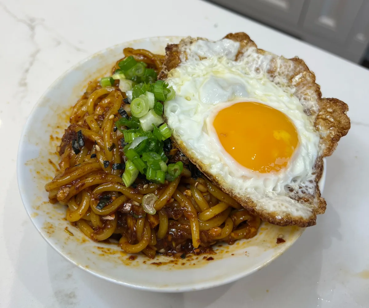 10-minute-chili-garlic-noodles