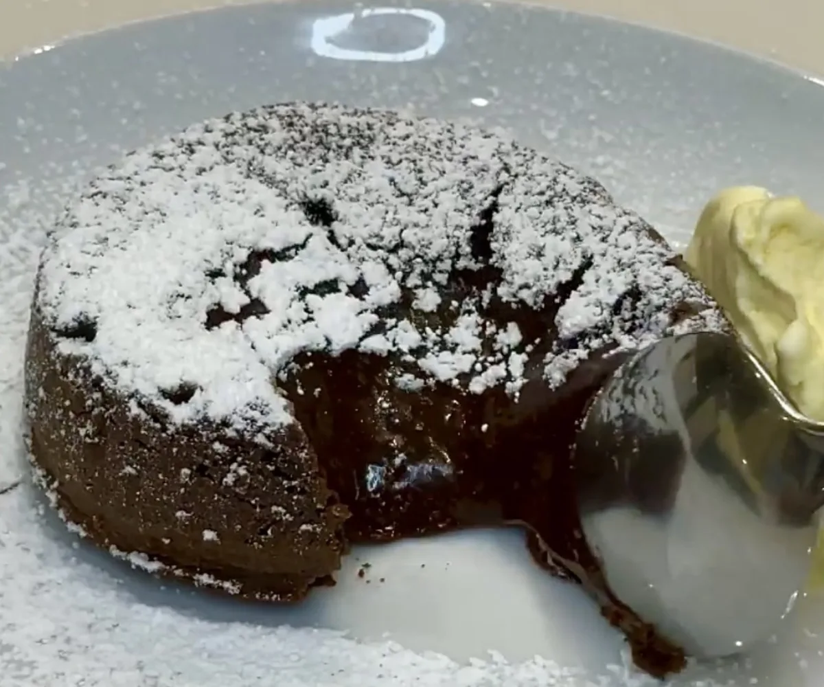 molten-chocolate-lava-cake