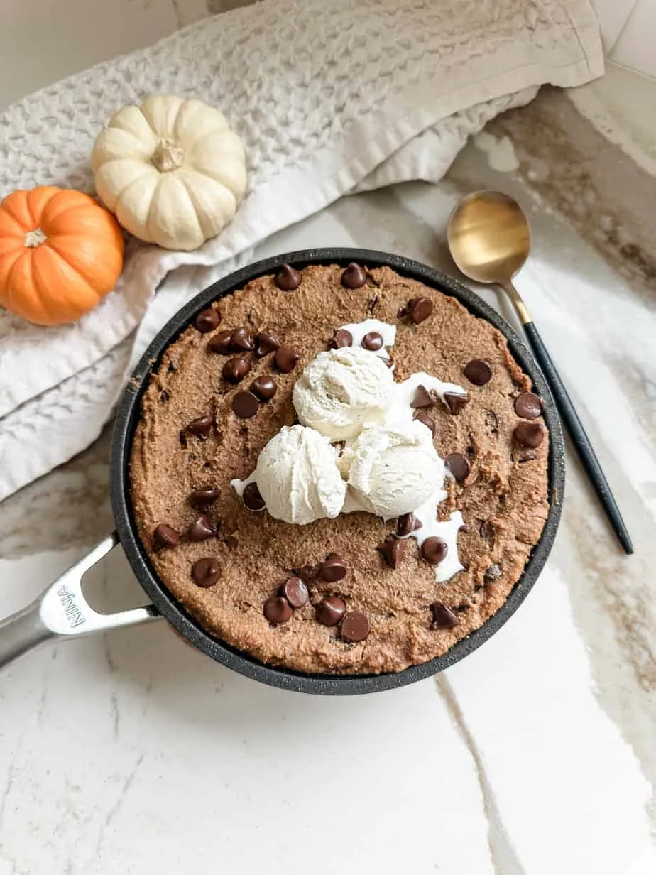 pumpkin-skillet-cookie