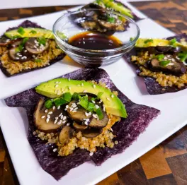 fermented-smoked-tea-mushrooms-quinoa-sushi