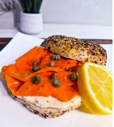 smoked-tea-fermented-carrot-lox-bagel