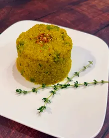 turmeric-quinoa-and-green-peas